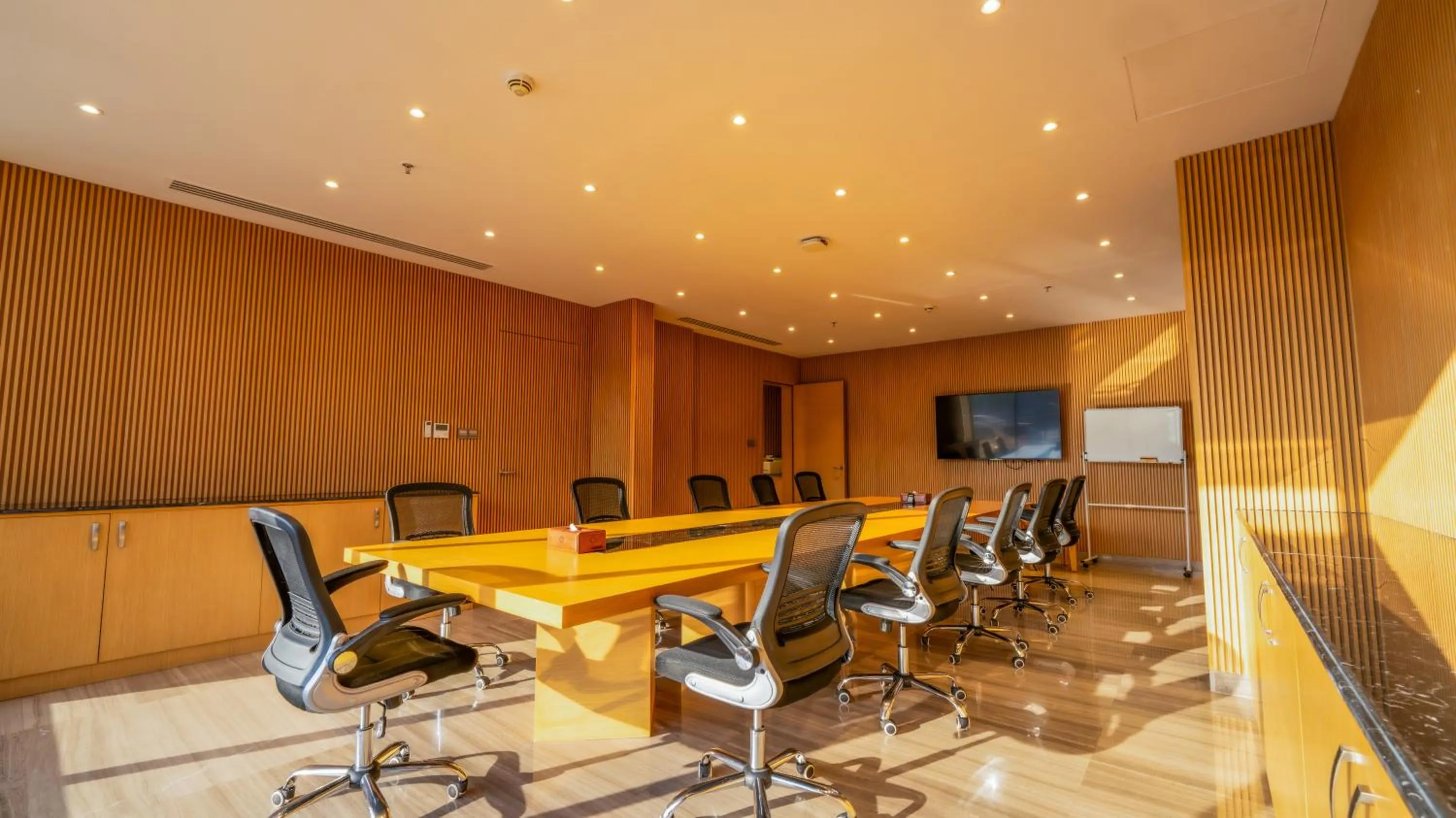 Restaurant/places to eat in Aram Hotel - AlMeshael Exit 18 فندق آرام - حي المشاعل مخرج 18