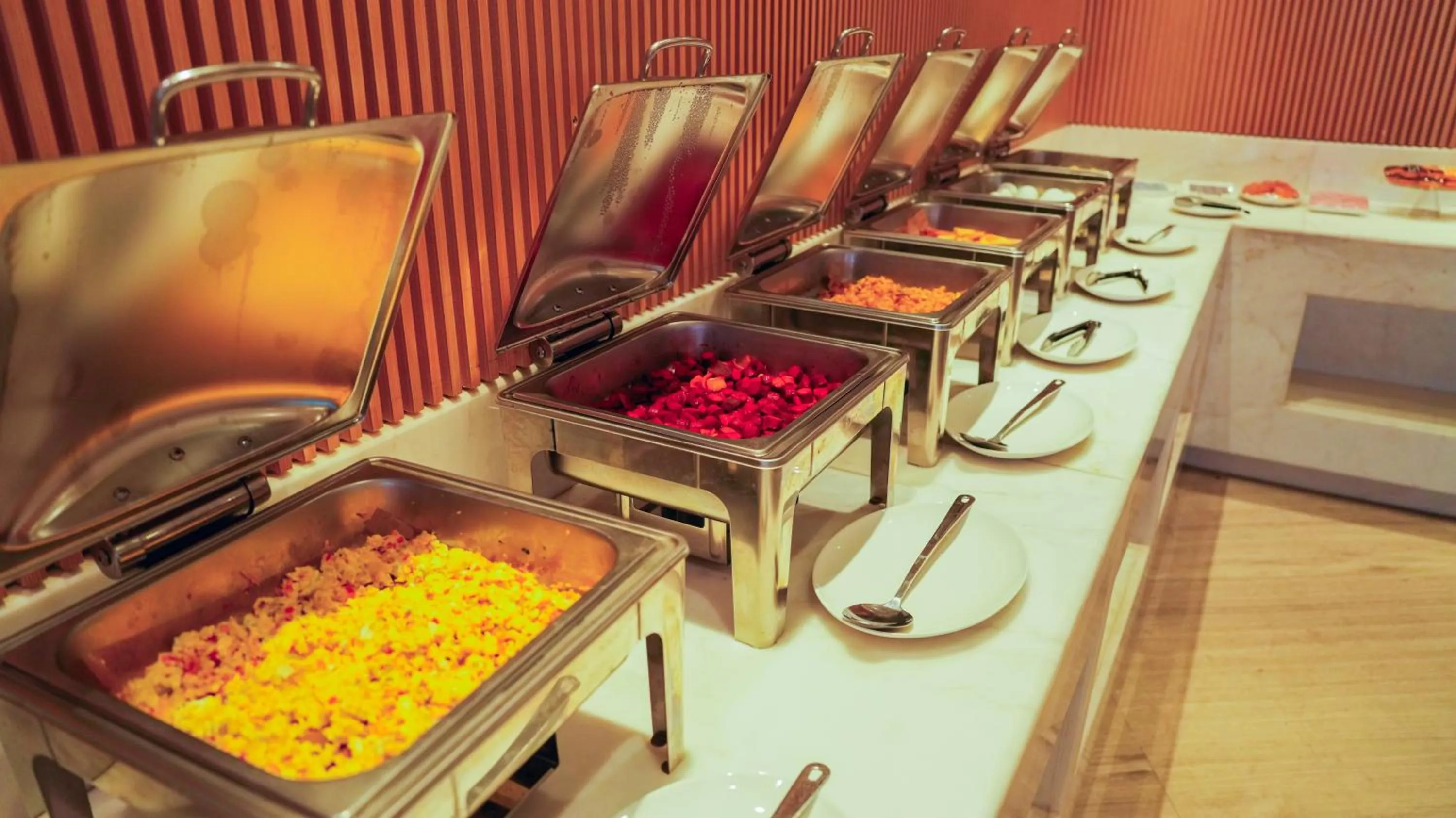 Restaurant/places to eat in Aram Hotel - AlMeshael Exit 18 فندق آرام - حي المشاعل مخرج 18