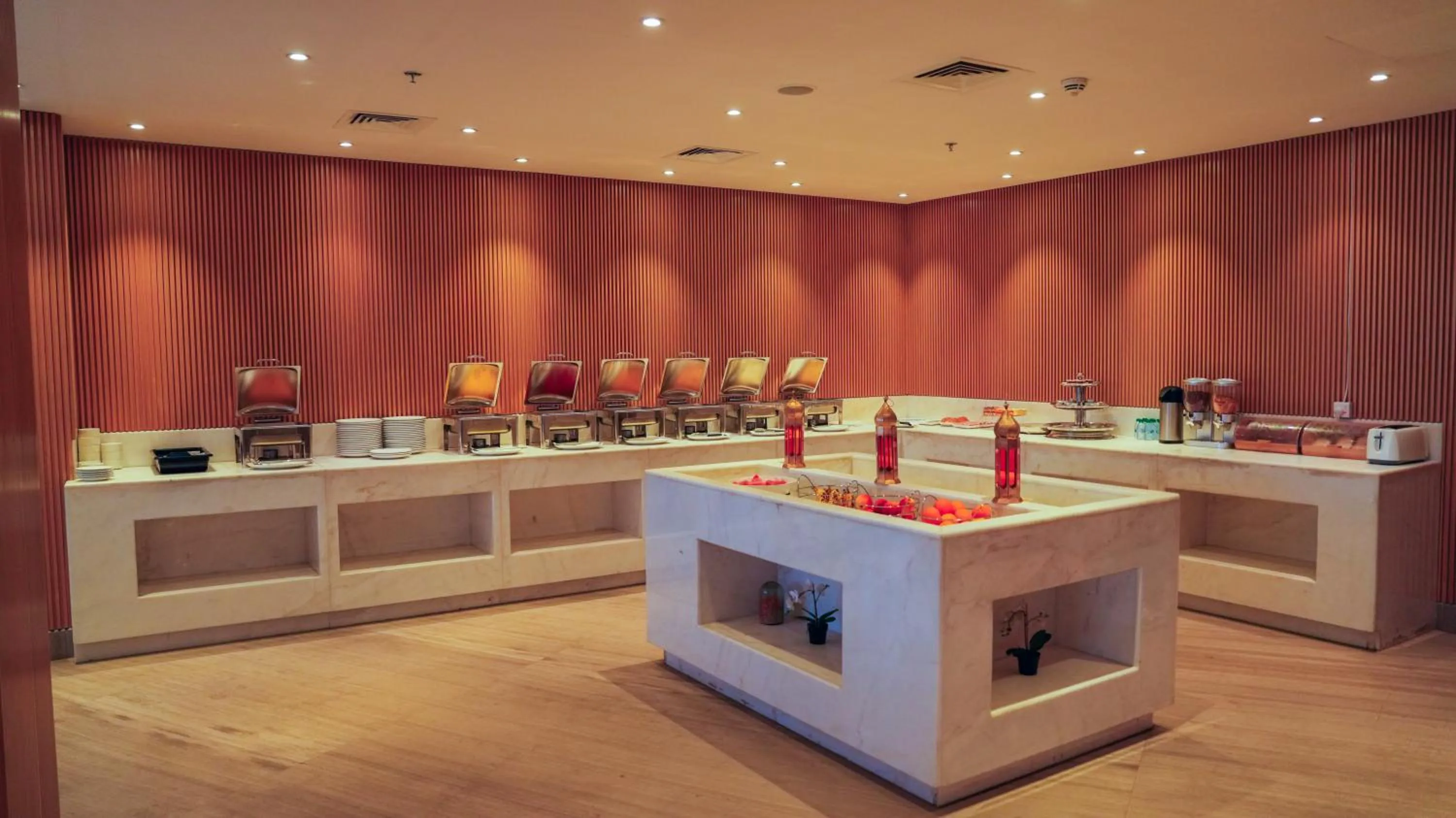 Restaurant/places to eat in Aram Hotel - AlMeshael Exit 18 فندق آرام - حي المشاعل مخرج 18