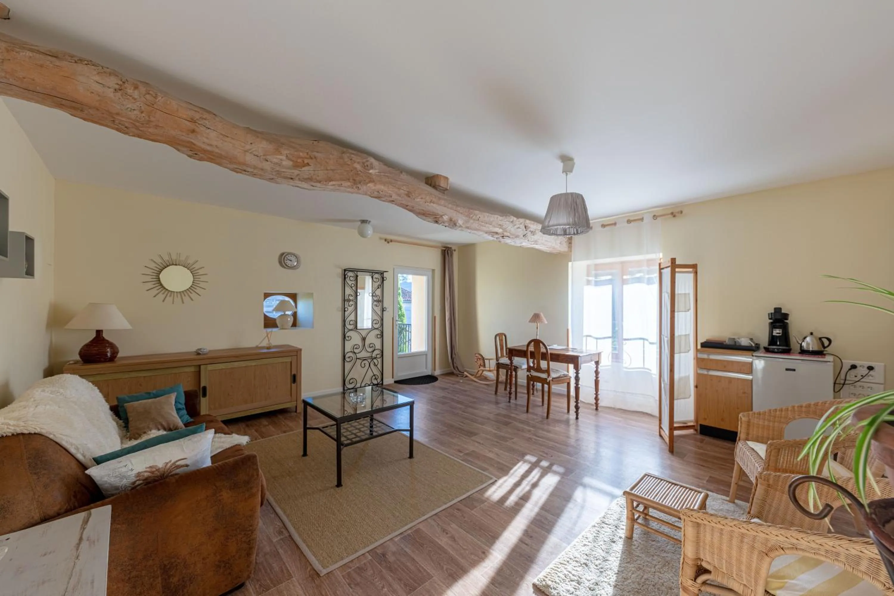 Living room in La maison de Charlotte - chambres d'hôtes-Futuroscope