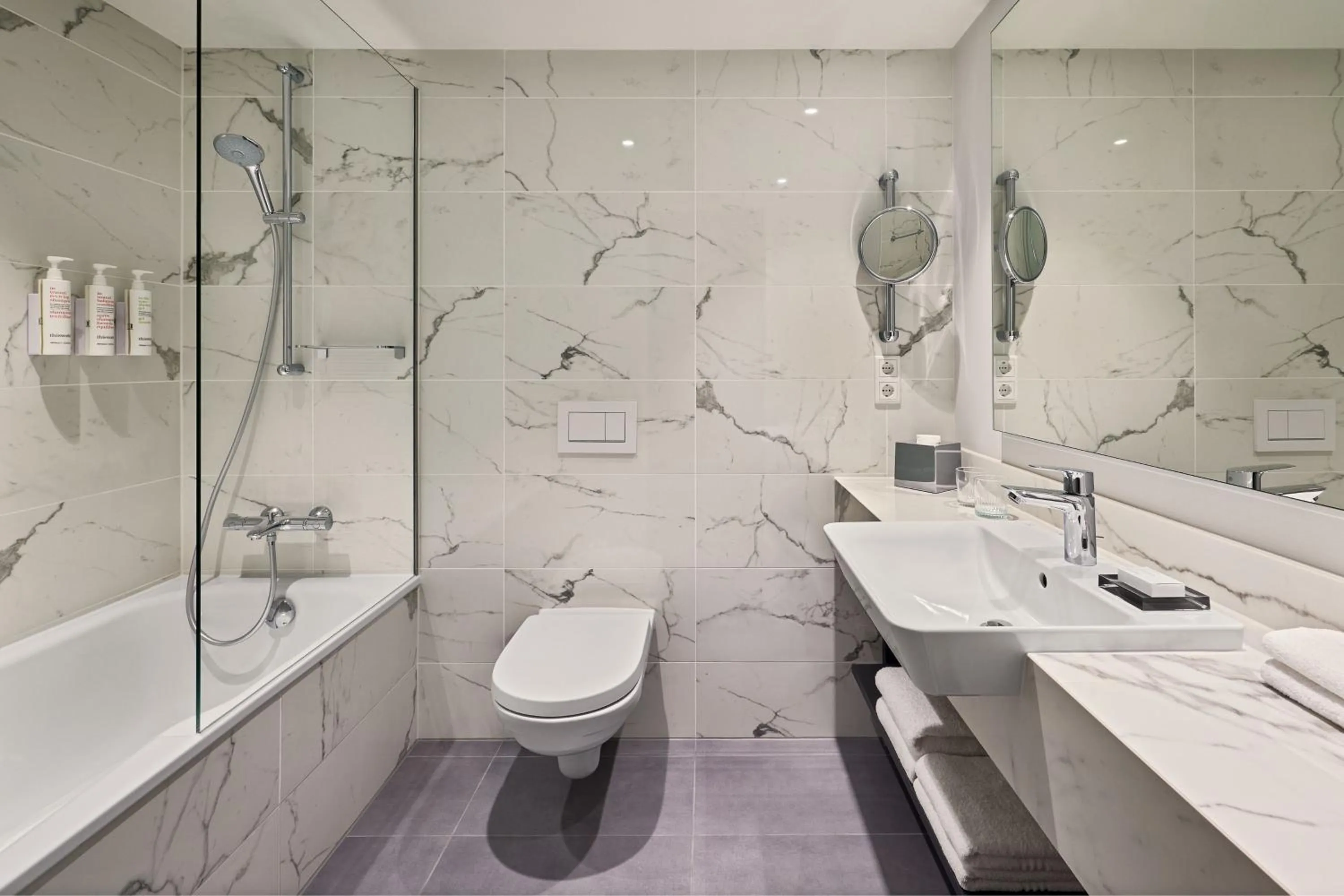 Bathroom in Hamburg Marriott Hotel