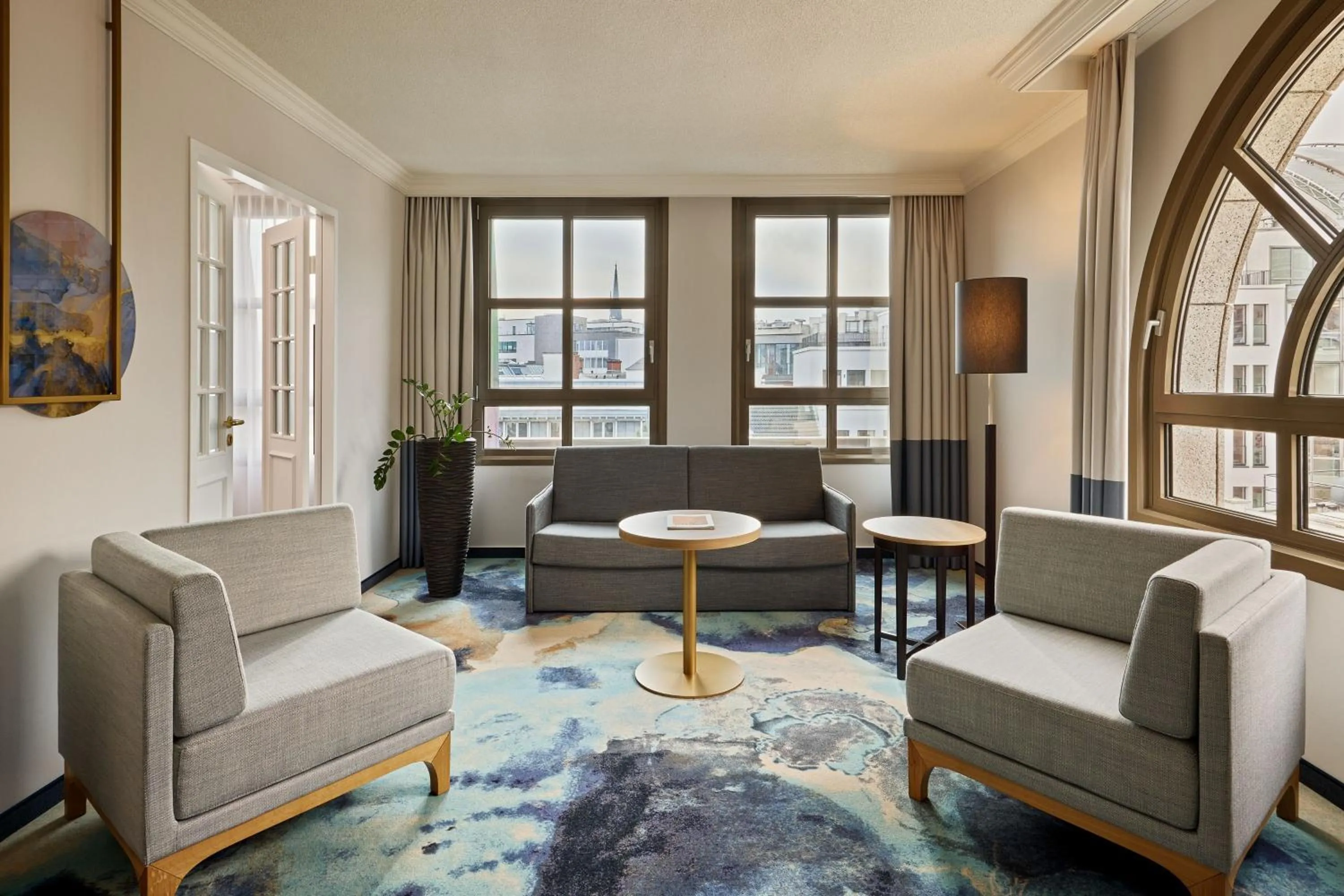 Living room in Hamburg Marriott Hotel