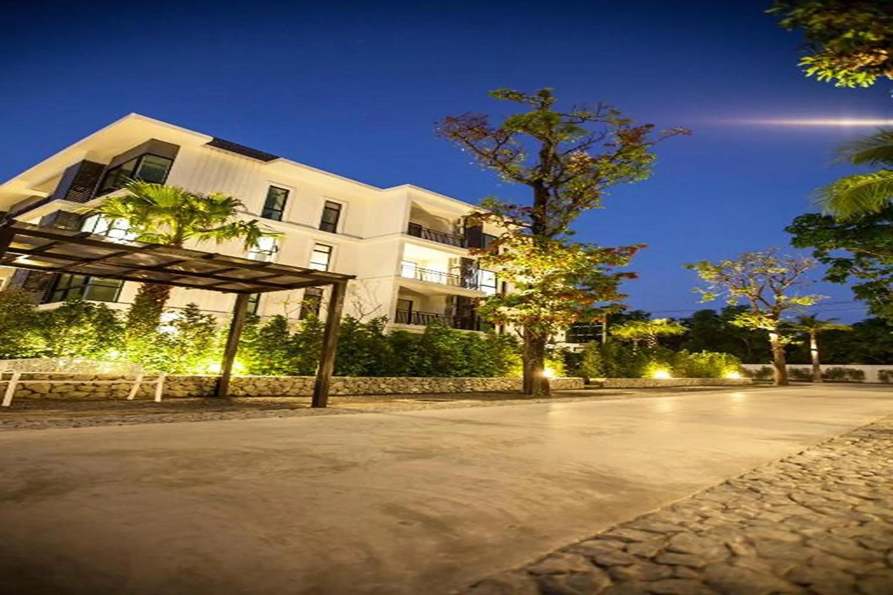 Property building in The Title Beach Front