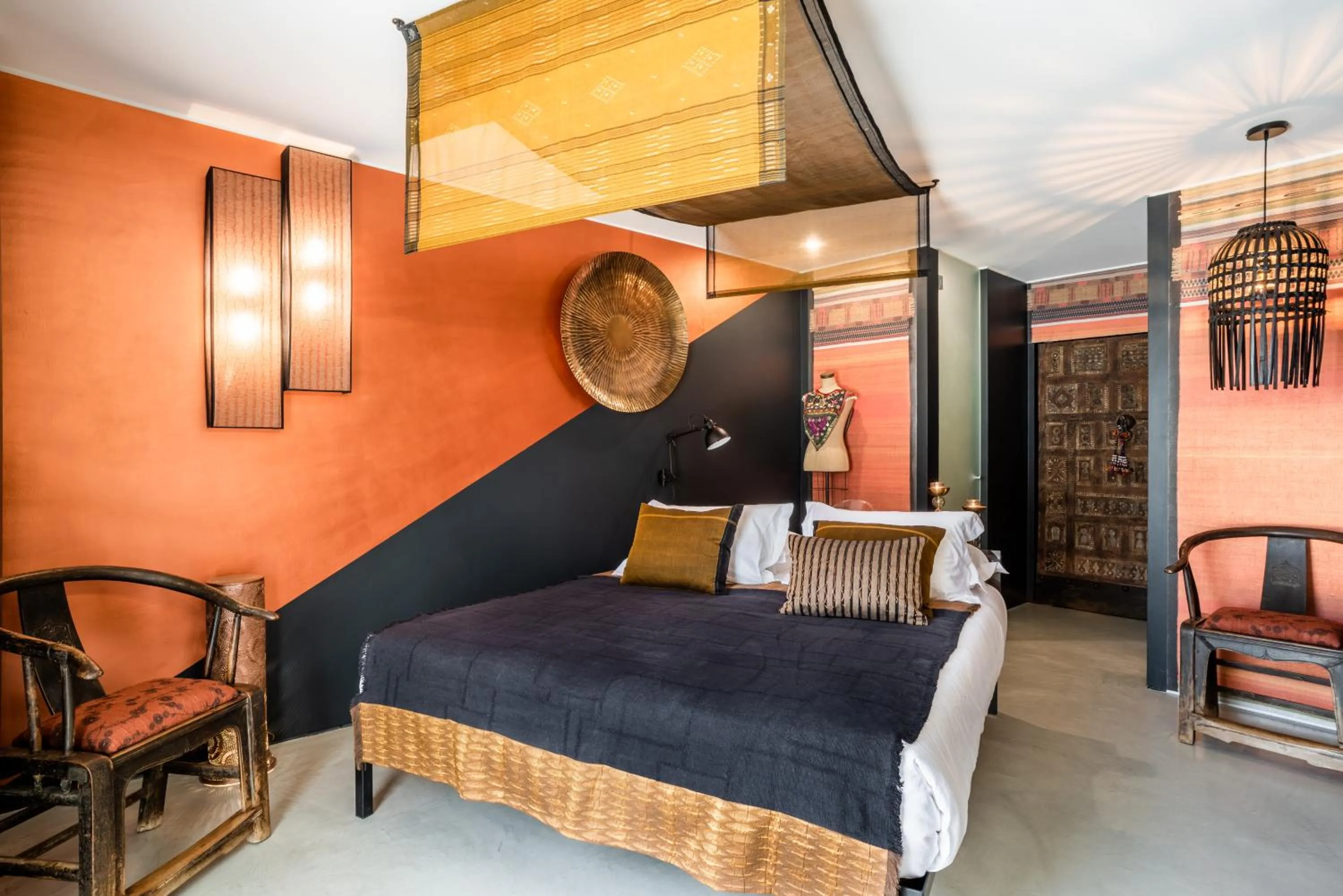 Photo of the whole room, Bed in Colégio Charm House