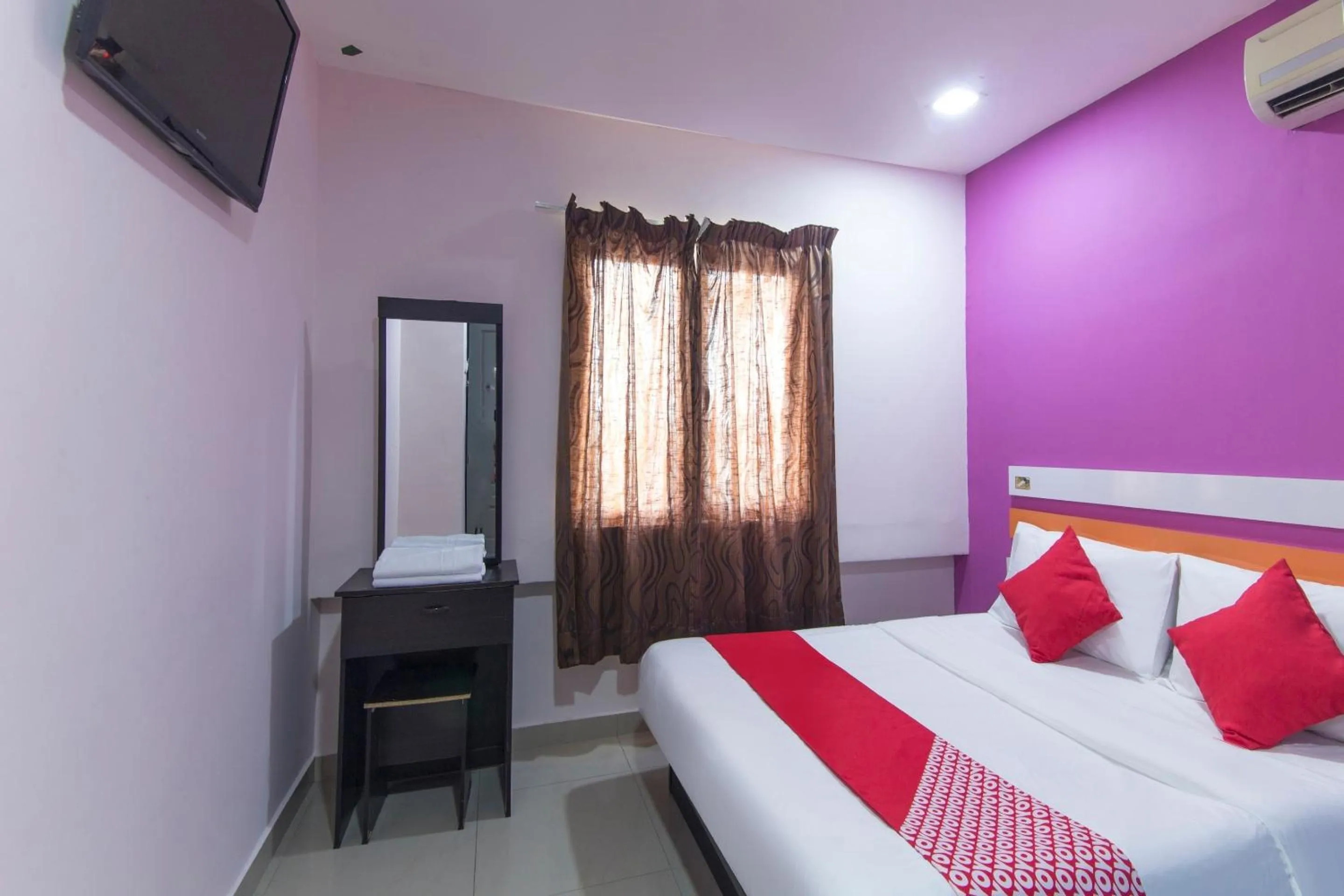 Bedroom in Super OYO 90296 Red Orange Hotel Port Klang