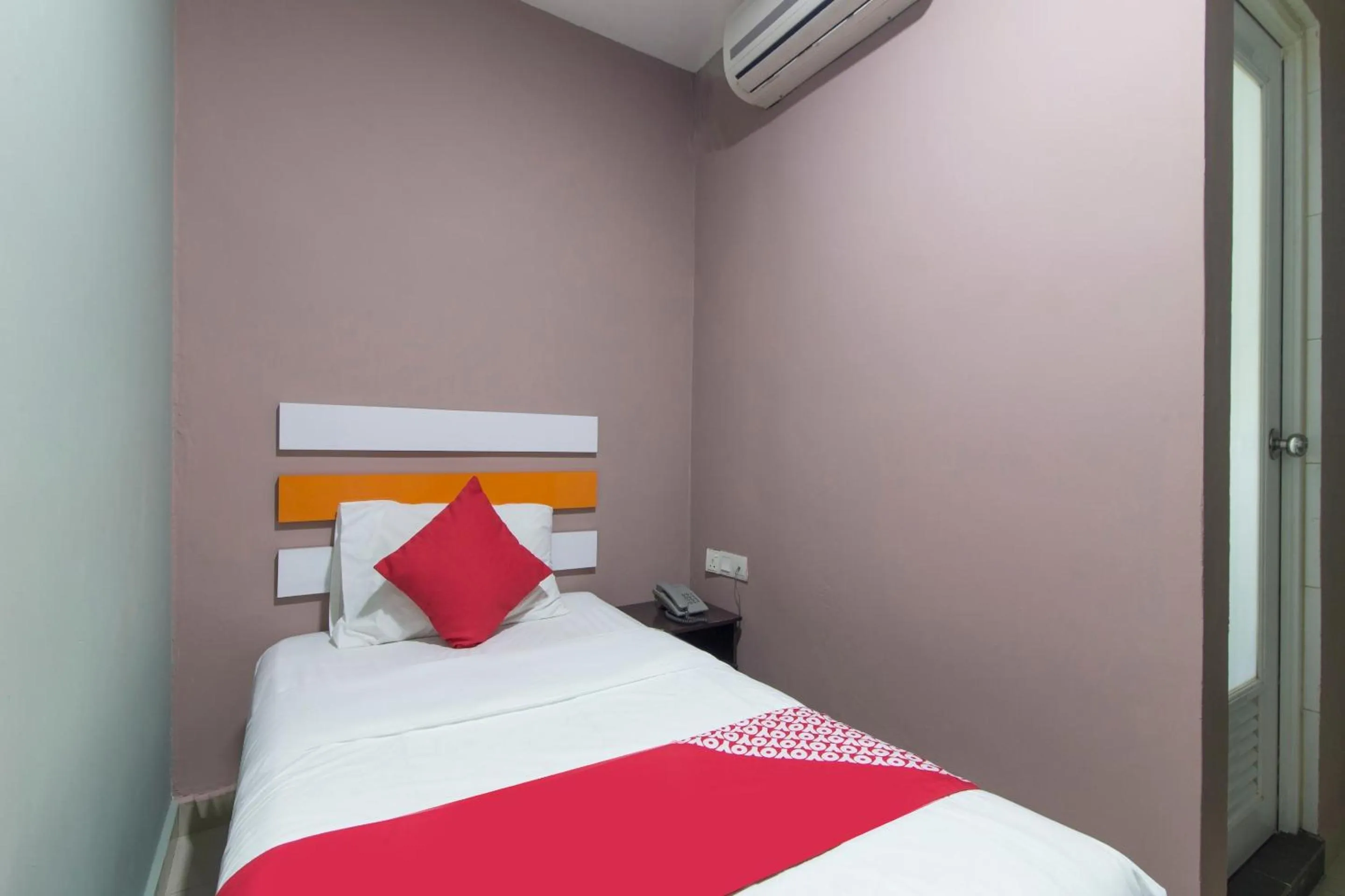 Bedroom in Super OYO 90296 Red Orange Hotel Port Klang