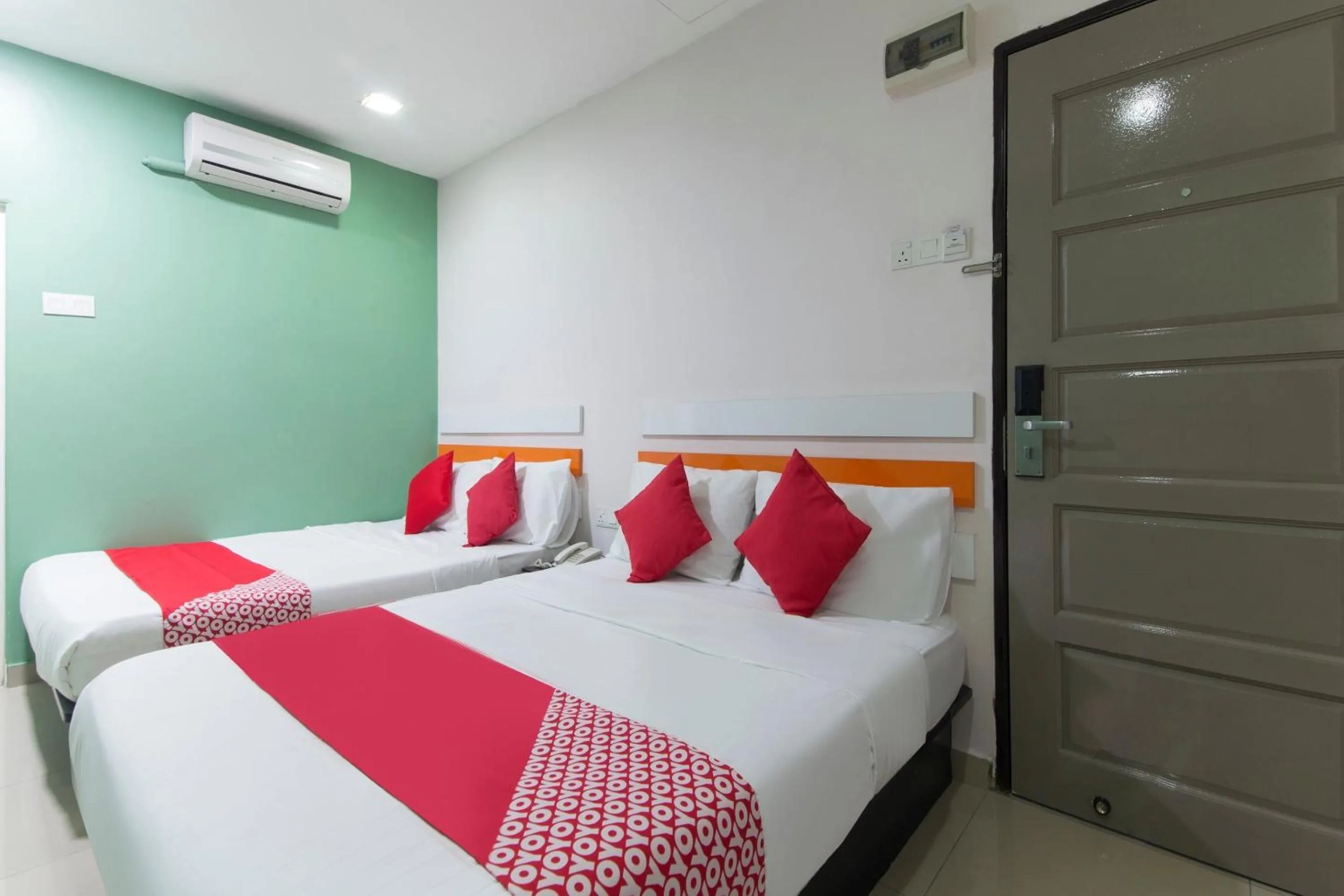 Bedroom in Super OYO 90296 Red Orange Hotel Port Klang