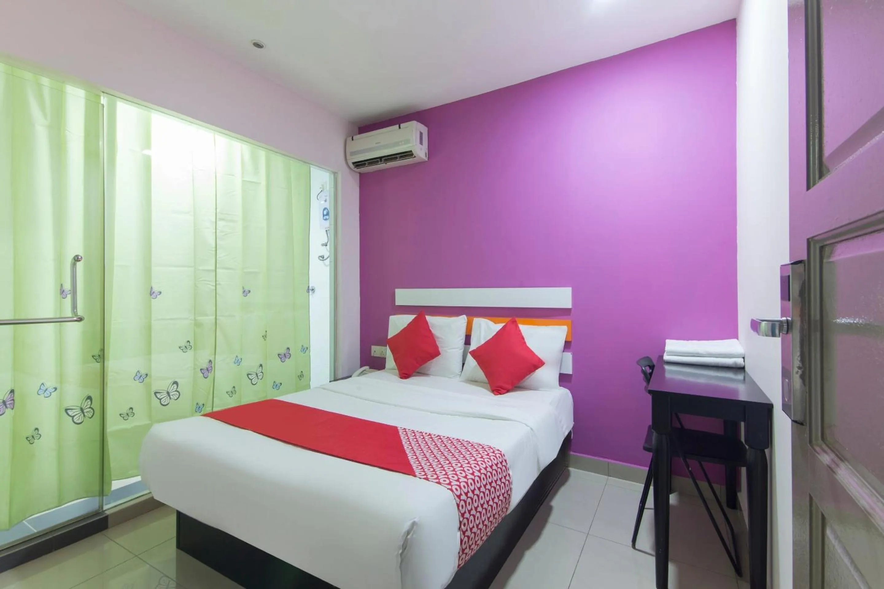 Bedroom in Super OYO 90296 Red Orange Hotel Port Klang