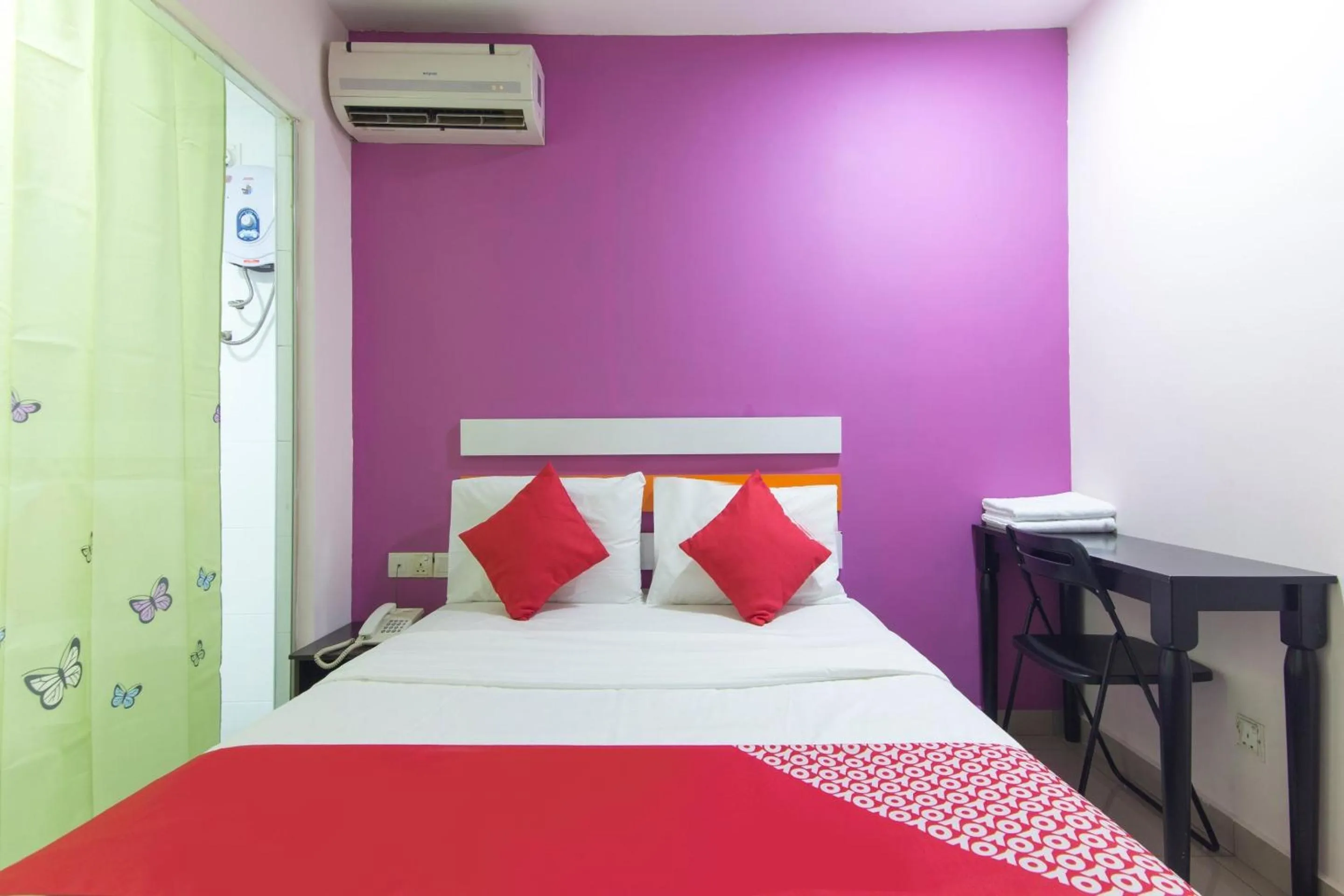 Bedroom in Super OYO 90296 Red Orange Hotel Port Klang