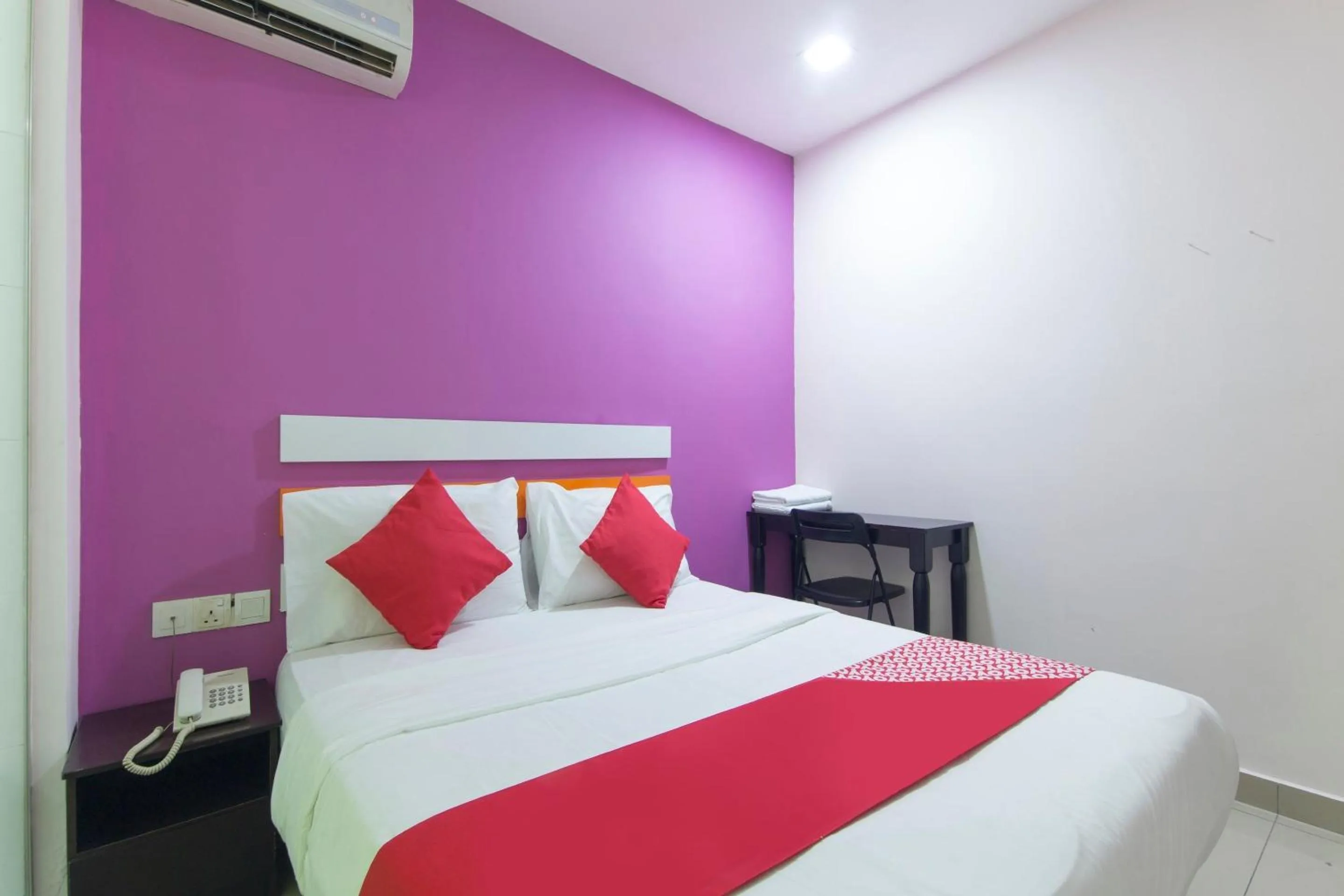 Bedroom in Super OYO 90296 Red Orange Hotel Port Klang