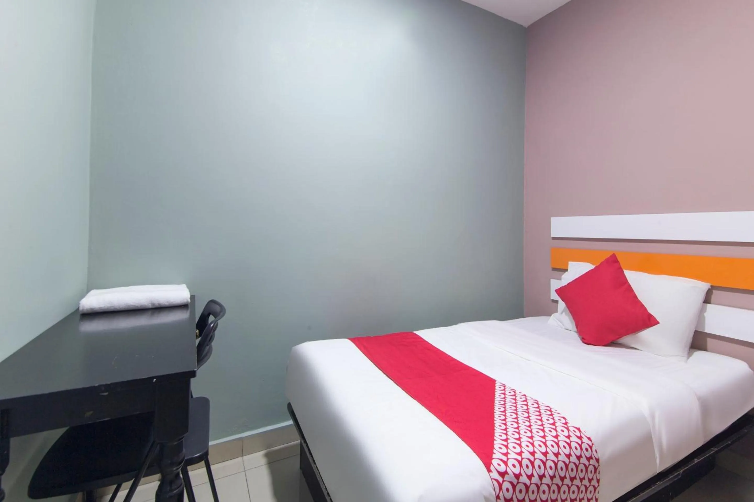 Bedroom in Super OYO 90296 Red Orange Hotel Port Klang
