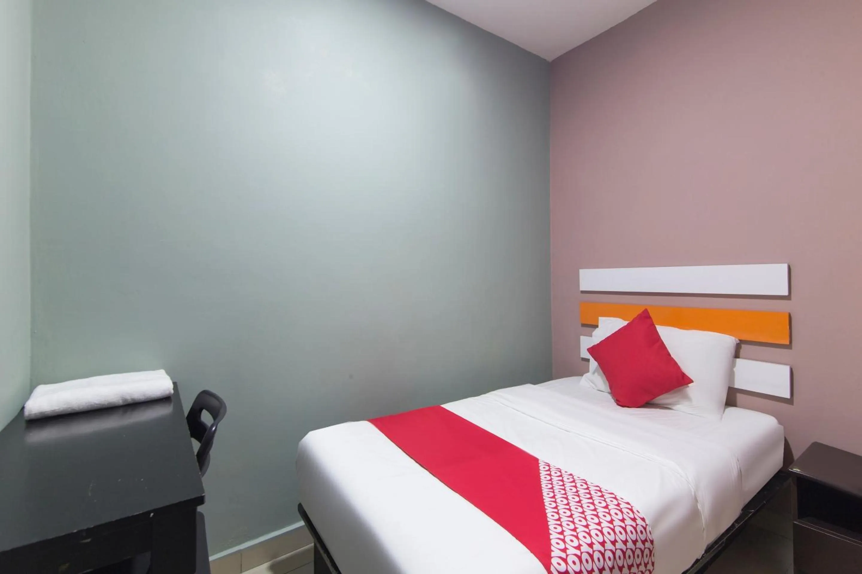 Bedroom in Super OYO 90296 Red Orange Hotel Port Klang