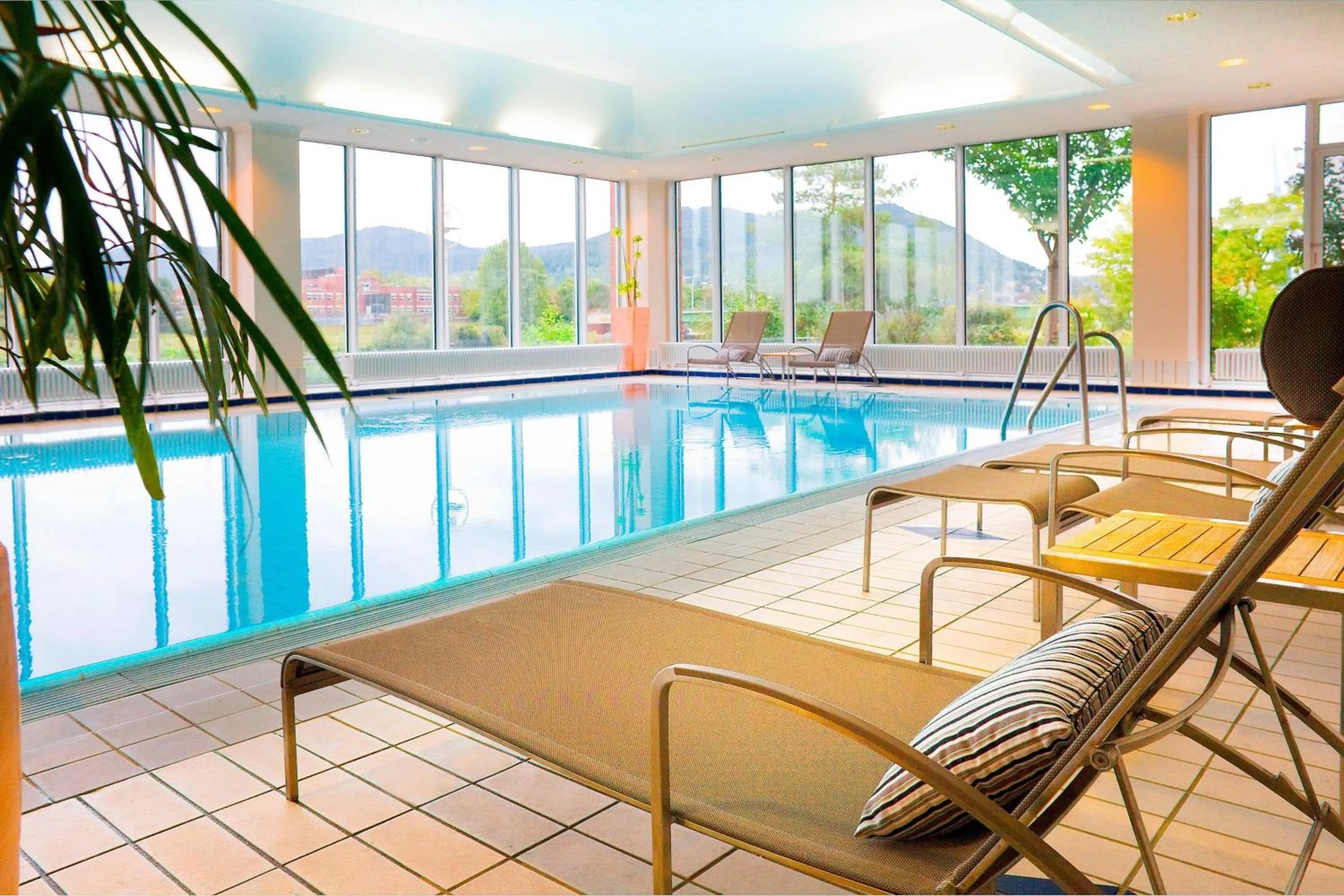 Swimming pool in Heidelberg Marriott Hotel