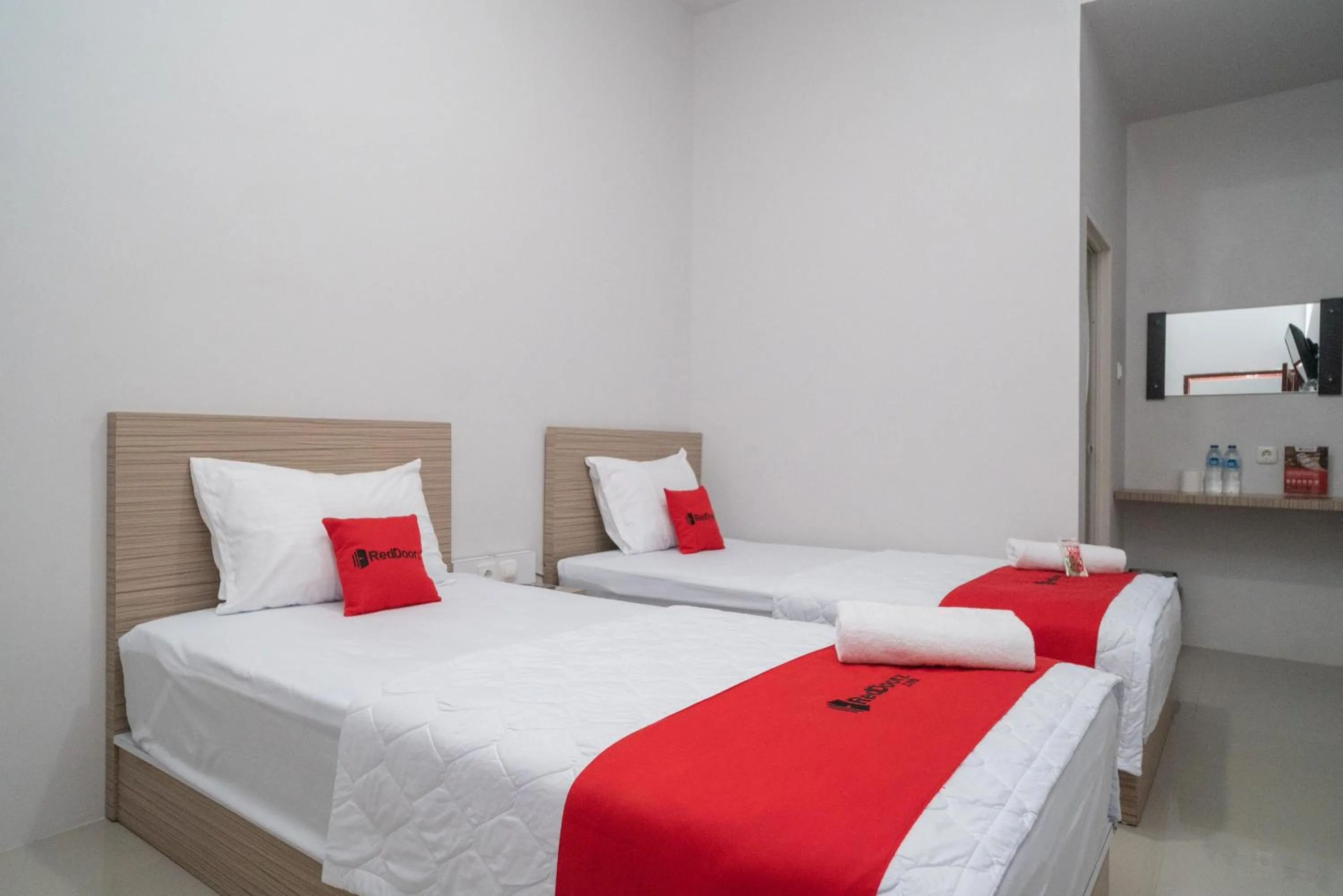 RedDoorz Syariah near Jalan Ahmad Yani Banjarmasin 3