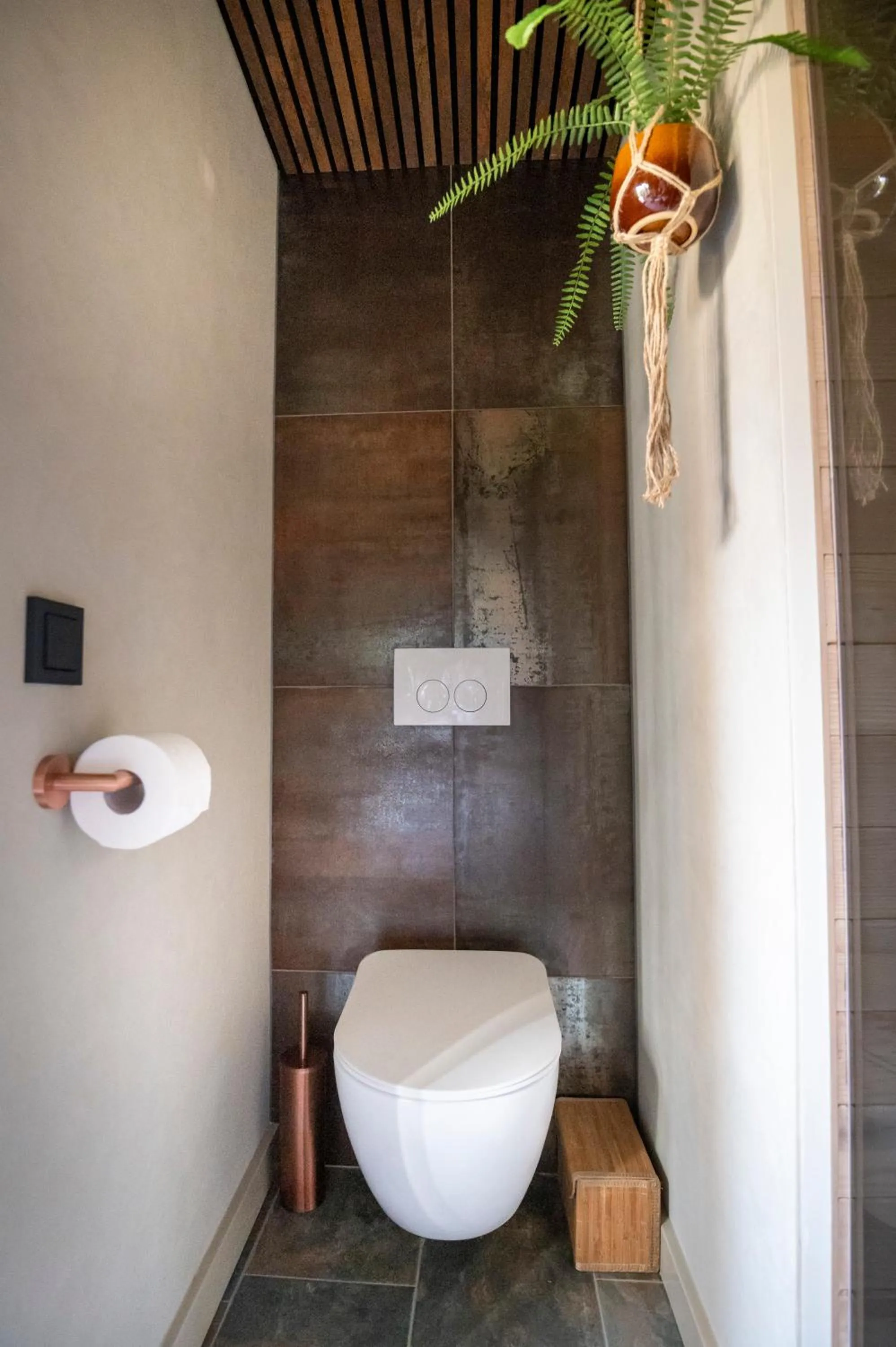 Toilet in LODGE & LOFT