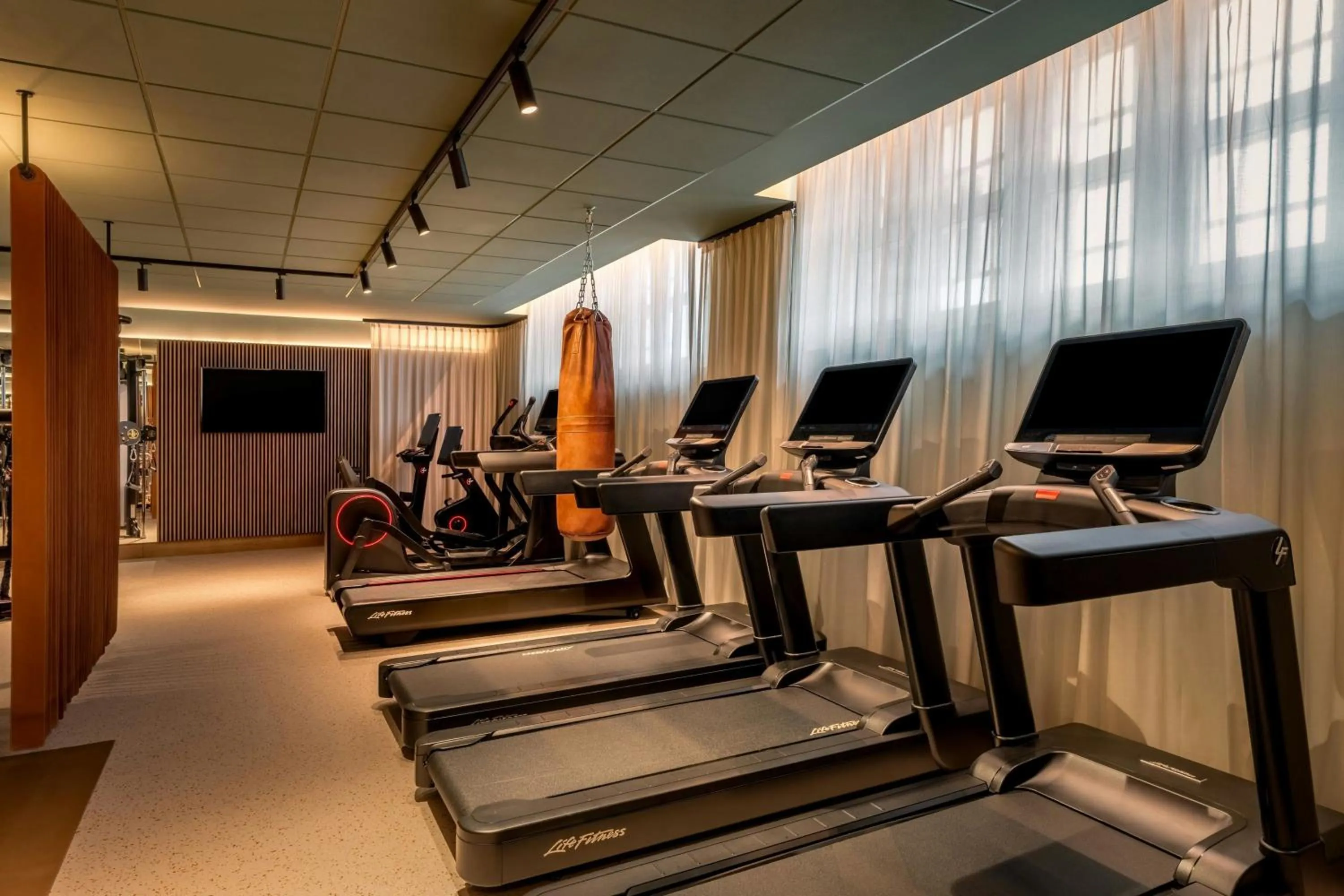 Fitness centre/facilities in Cologne Marriott Hotel