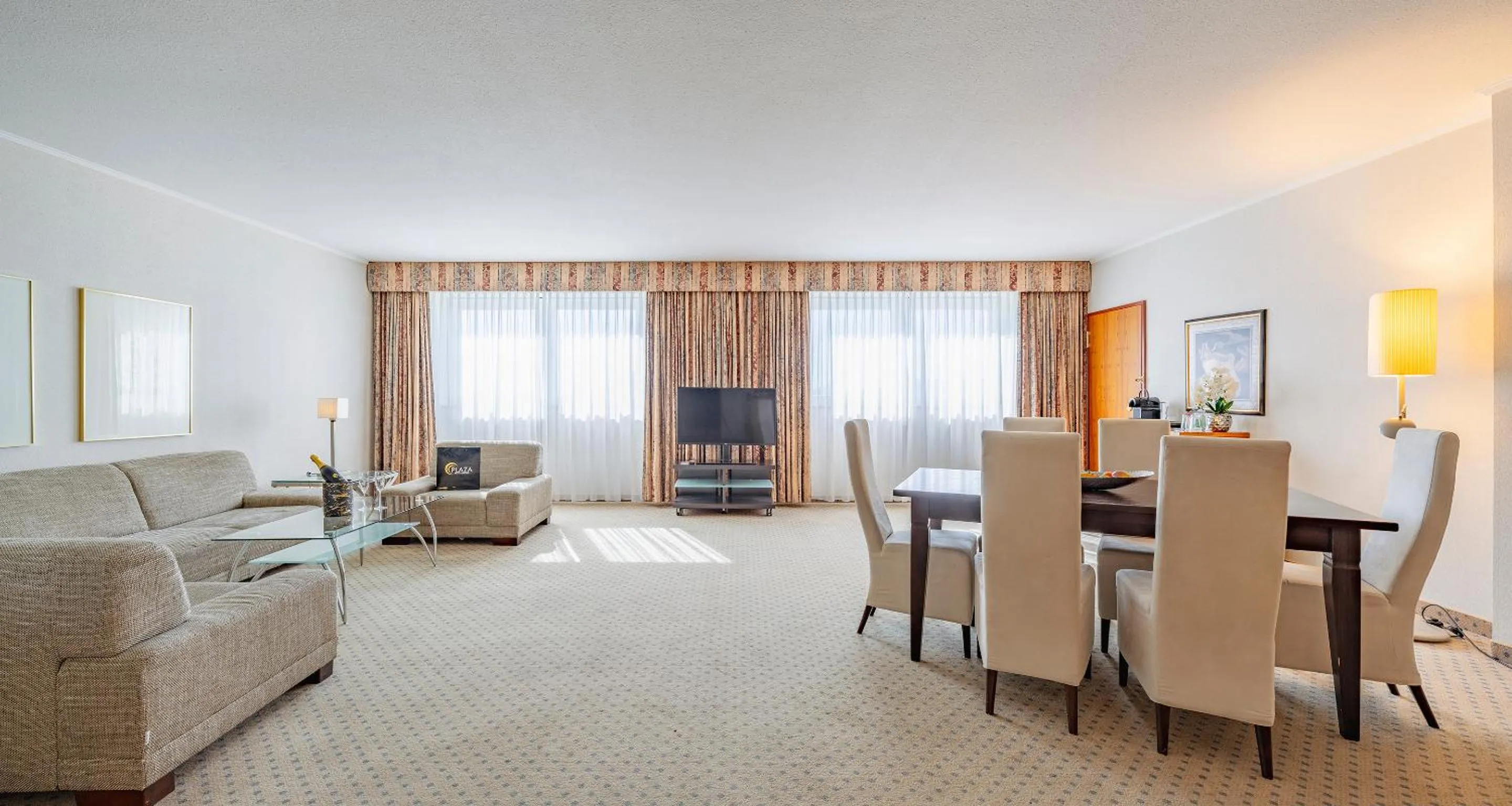 TV and multimedia in The Q - Quadro City Hotel