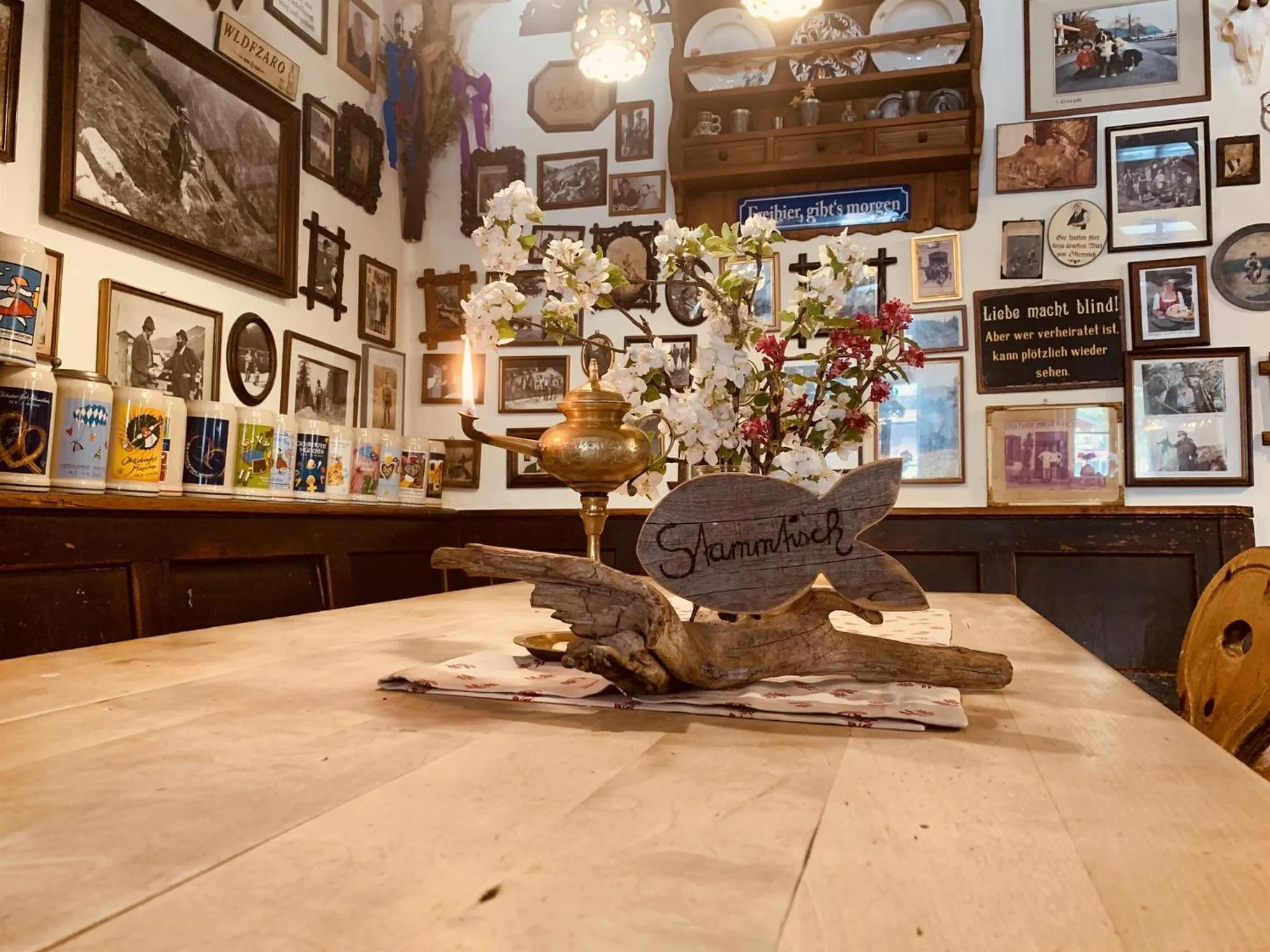 Decorative detail in Fischerwirt am See