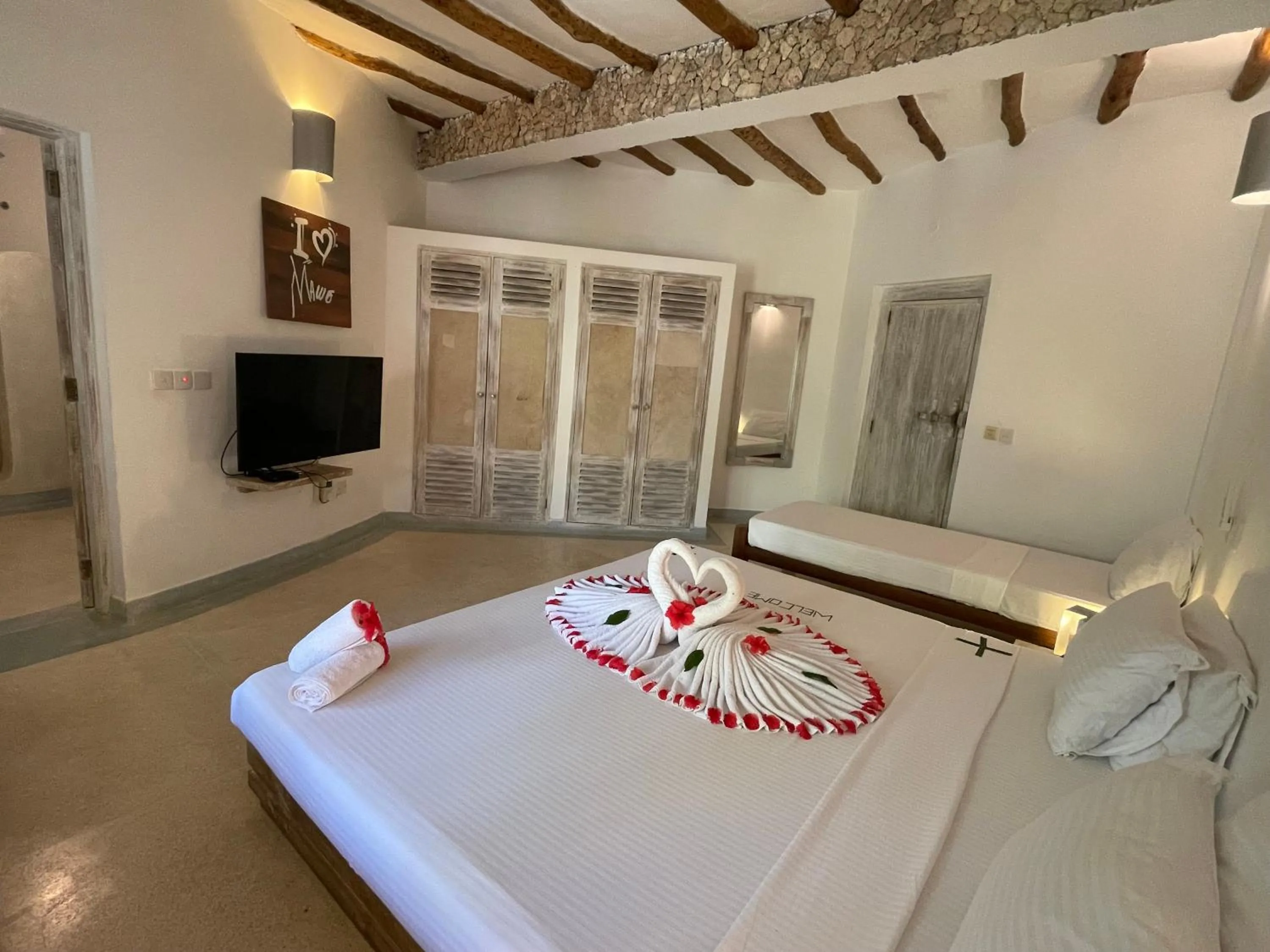 TV and multimedia, Bed in Mawe Zuri Resort