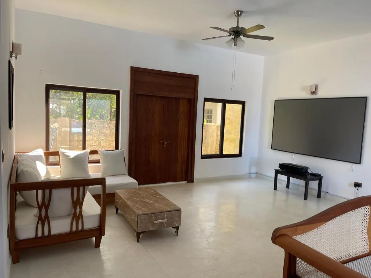 Communal lounge/ TV room in Mawe Zuri Resort