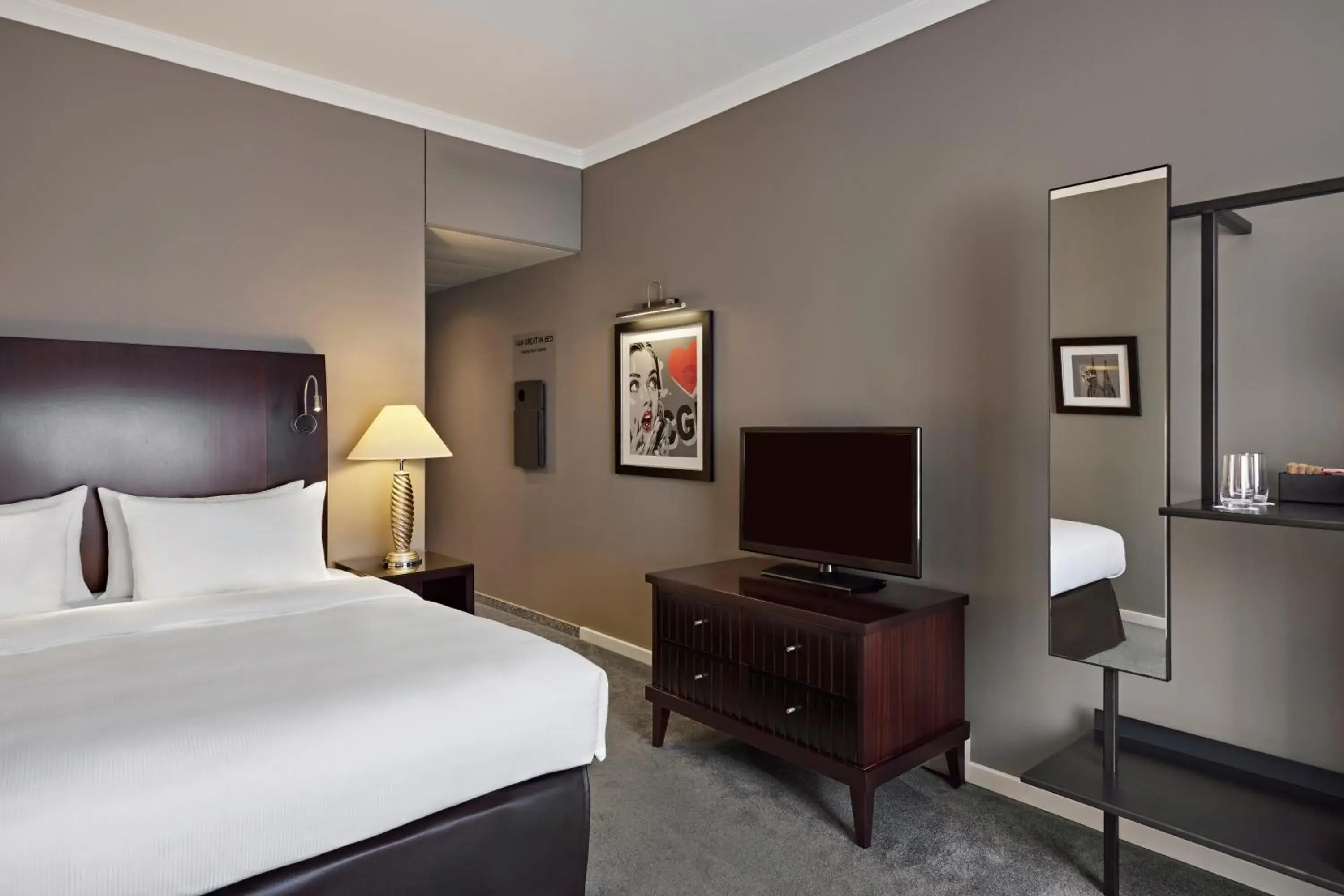 Queen Room in Lindner Hotel Cologne City Plaza, part of JdV by Hyatt Queen Room in Lindner Hotel Cologne City Plaza, part of JdV by Hyatt