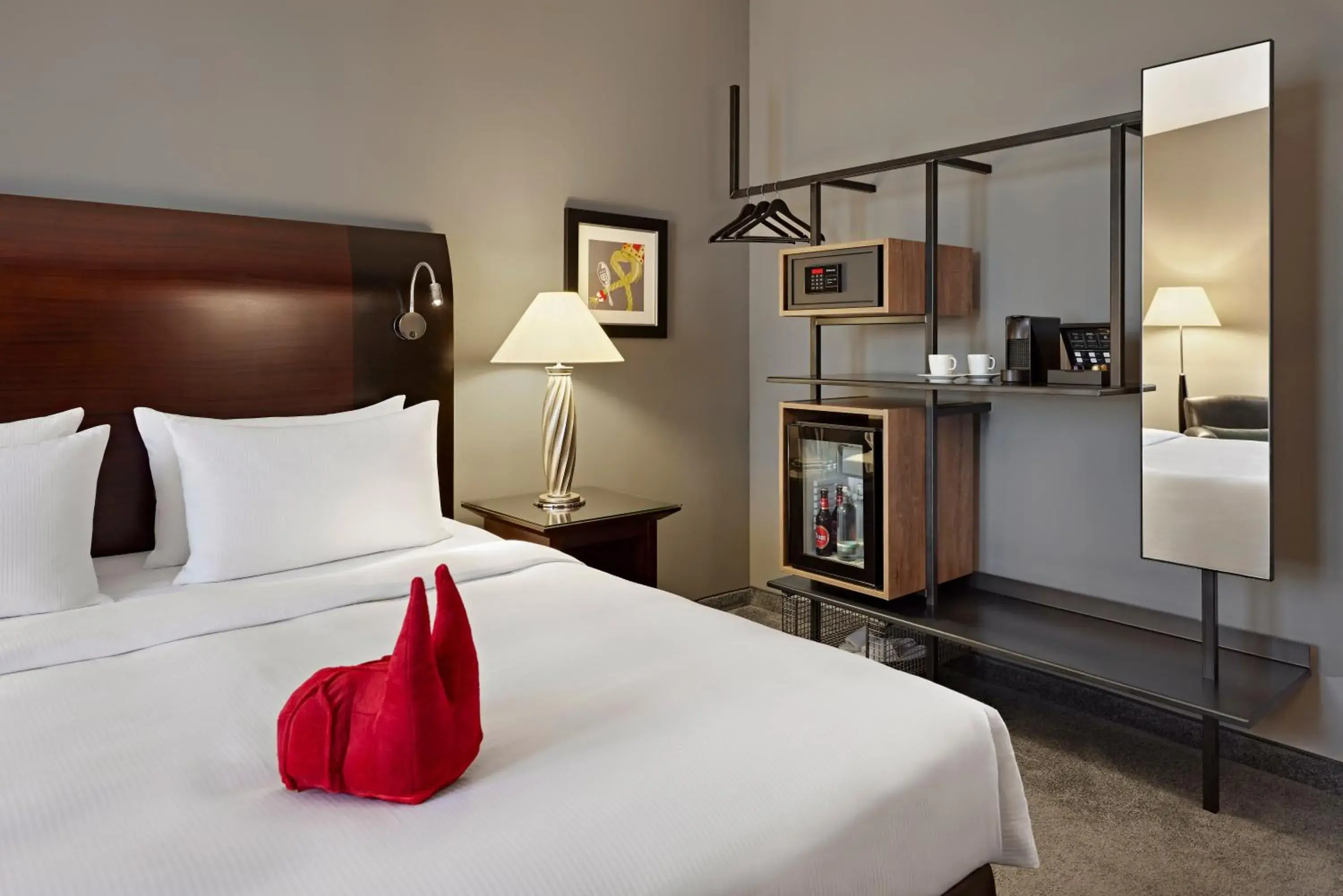 Deluxe King Room in Lindner Hotel Cologne City Plaza, part of JdV by Hyatt Deluxe King Room in Lindner Hotel Cologne City Plaza, part of JdV by Hyatt