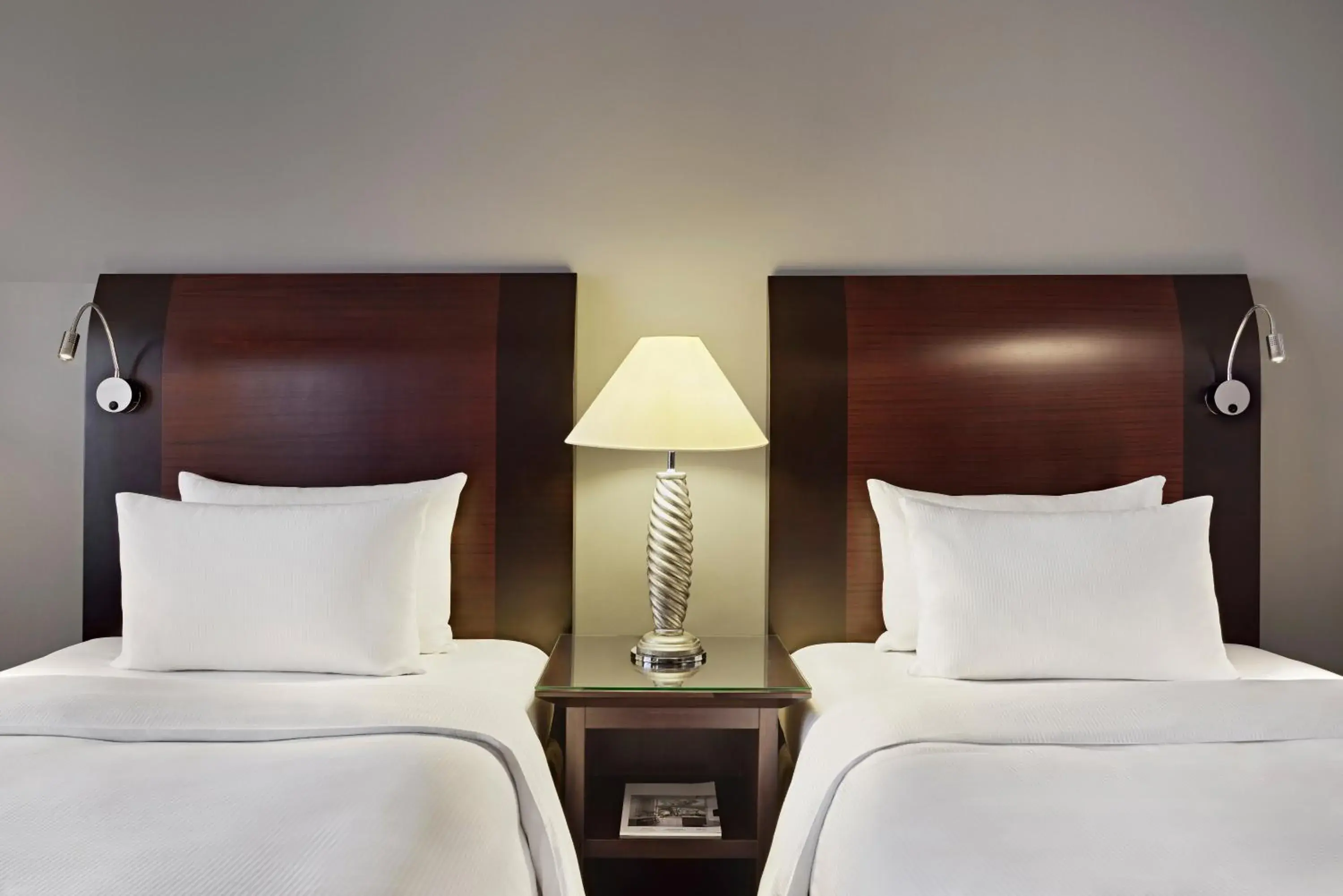 Deluxe Twin Room in Lindner Hotel Cologne City Plaza, part of JdV by Hyatt Deluxe Twin Room in Lindner Hotel Cologne City Plaza, part of JdV by Hyatt