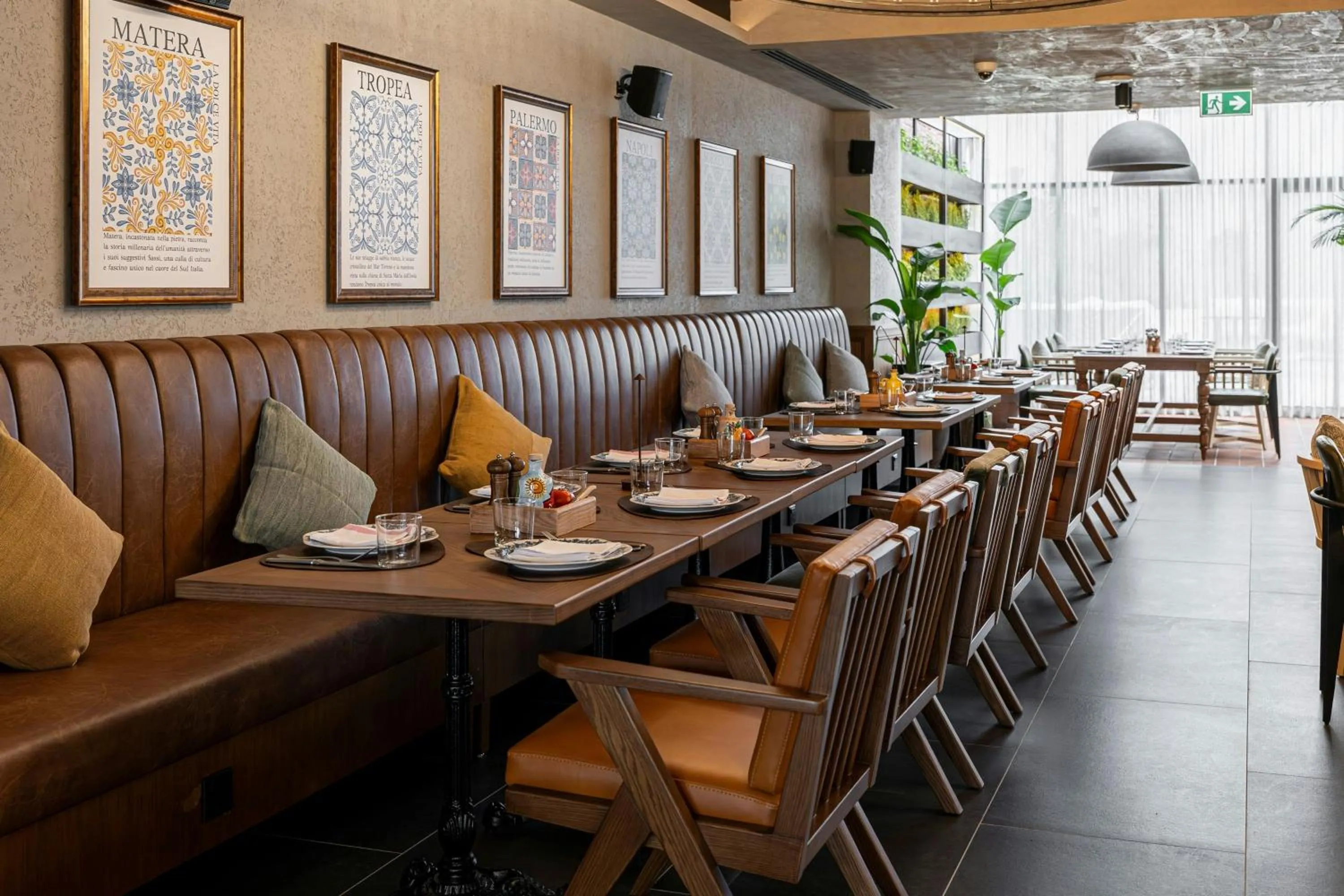 Restaurant/places to eat in Riyadh Marriott Hotel