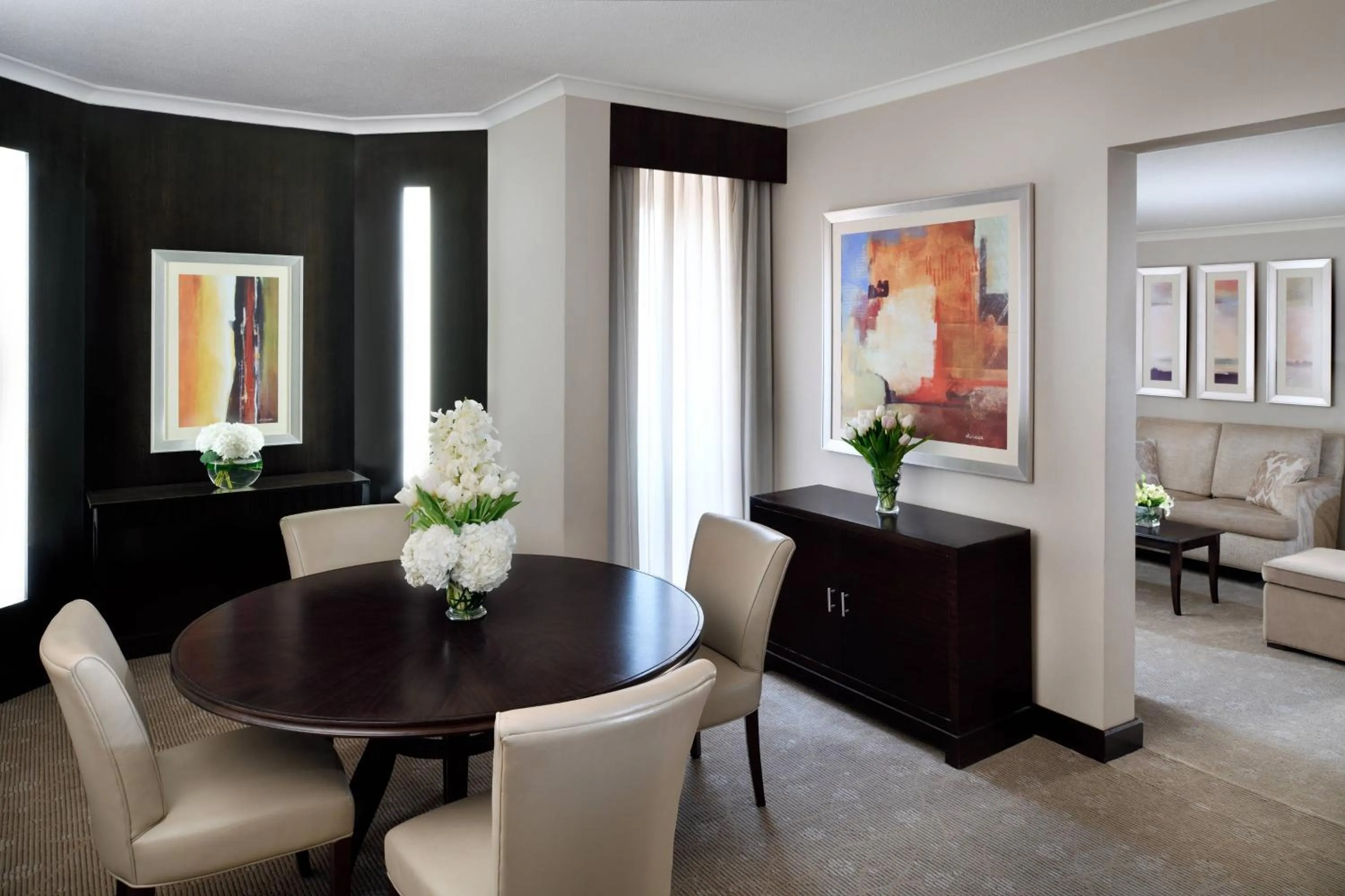 Photo of the whole room in Riyadh Marriott Hotel