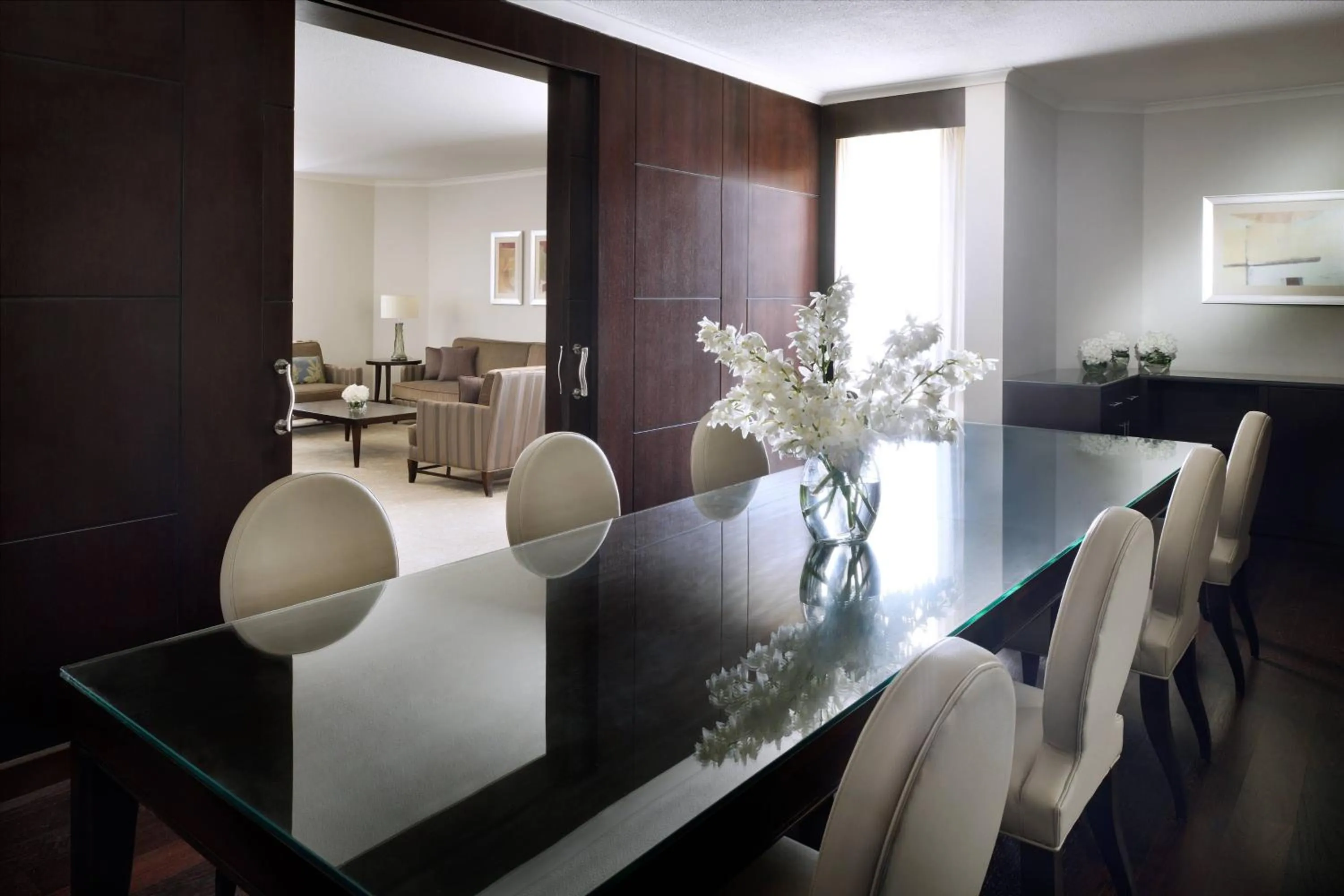 Photo of the whole room in Riyadh Marriott Hotel