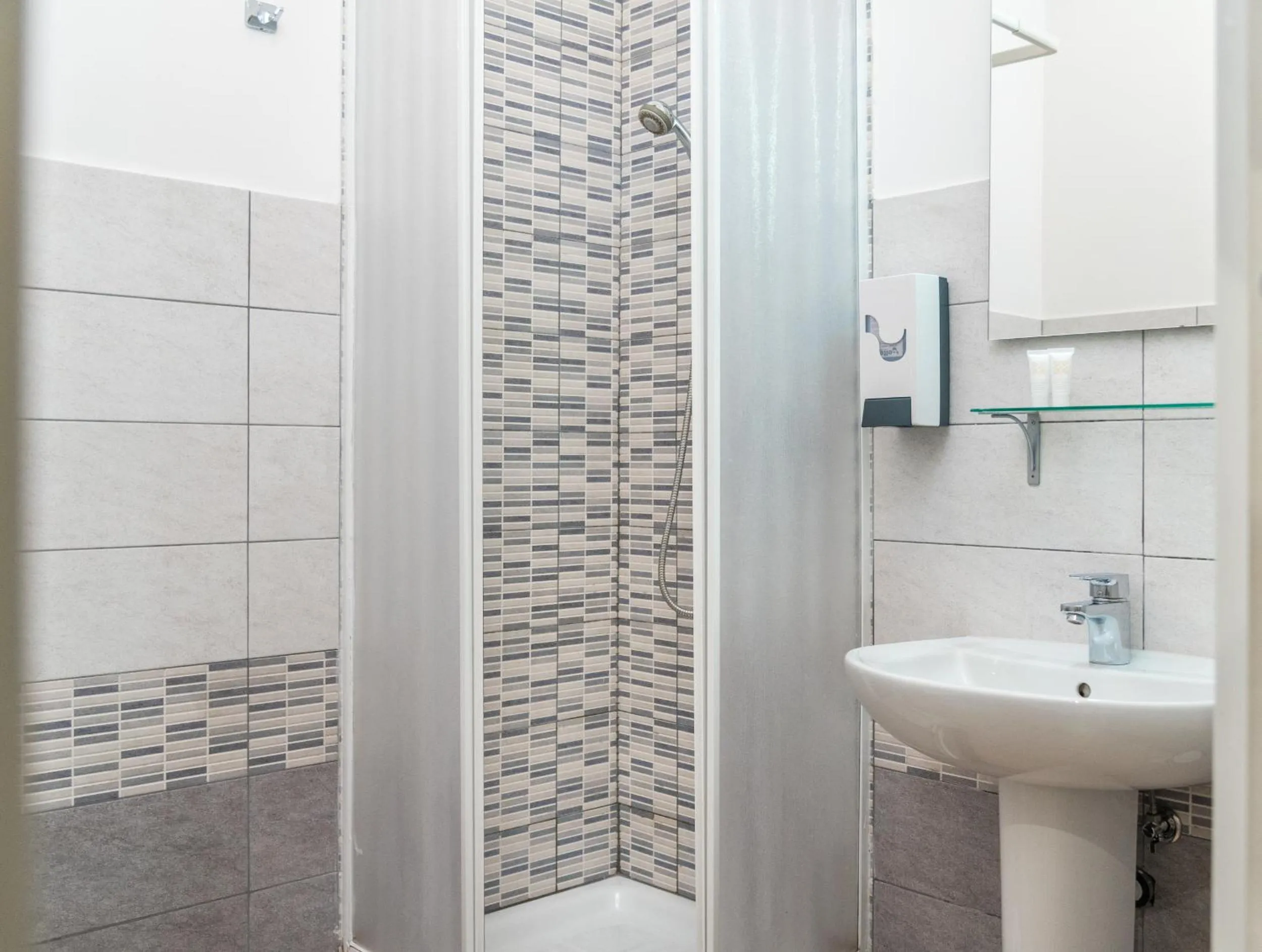 Travelershome 7Metri Ciampino GuestHouse