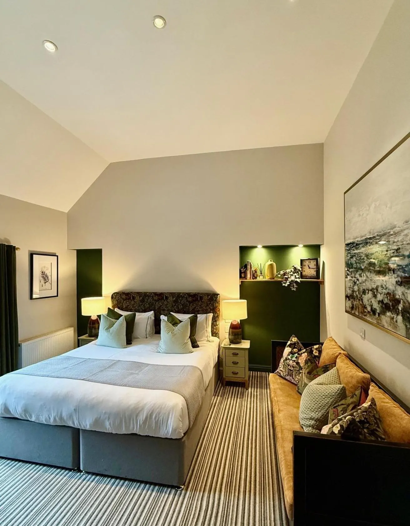 Deluxe King Room in Hebden Townhouse