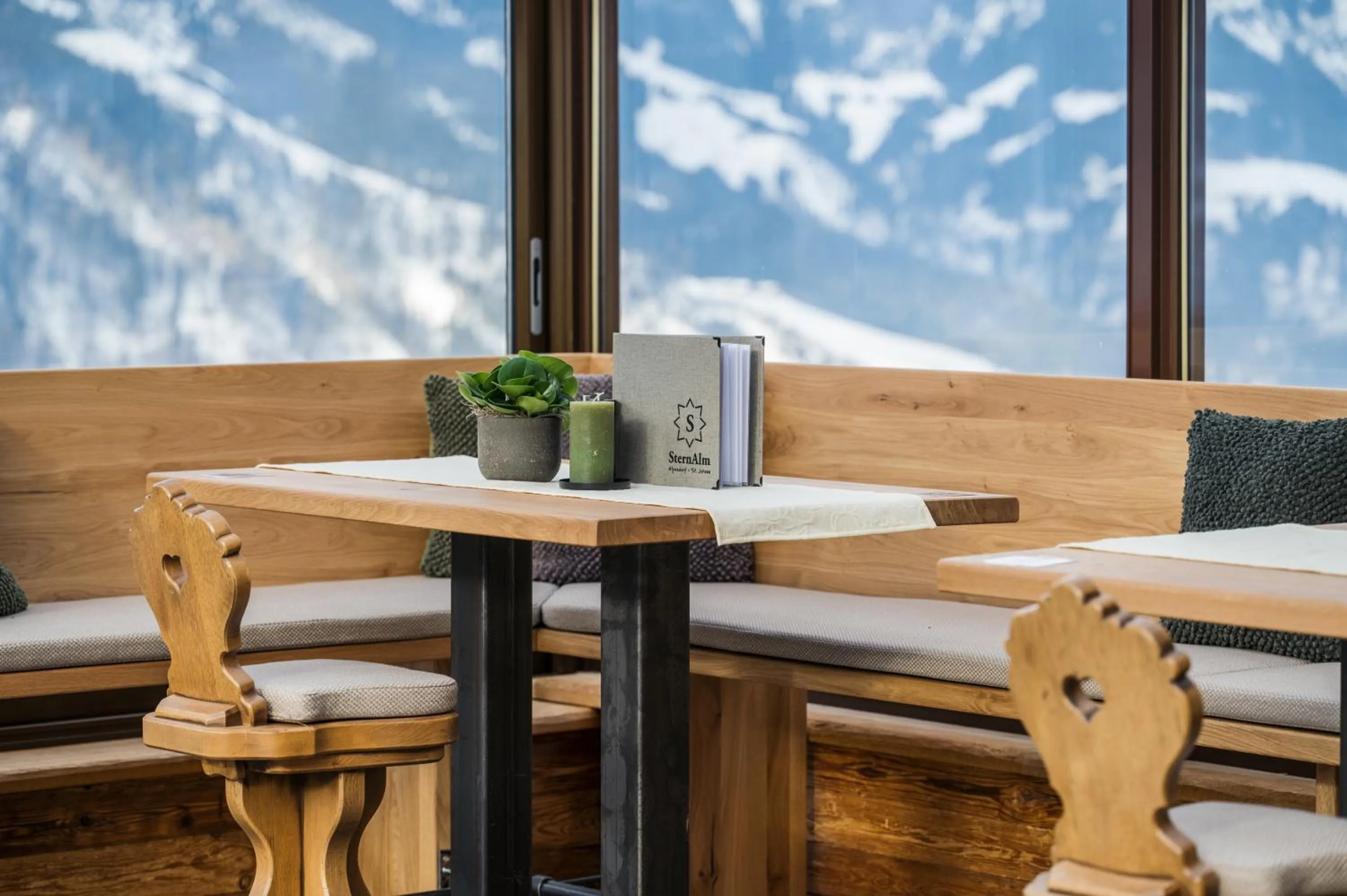 Restaurant/places to eat in Alpendorf Hotel Stern