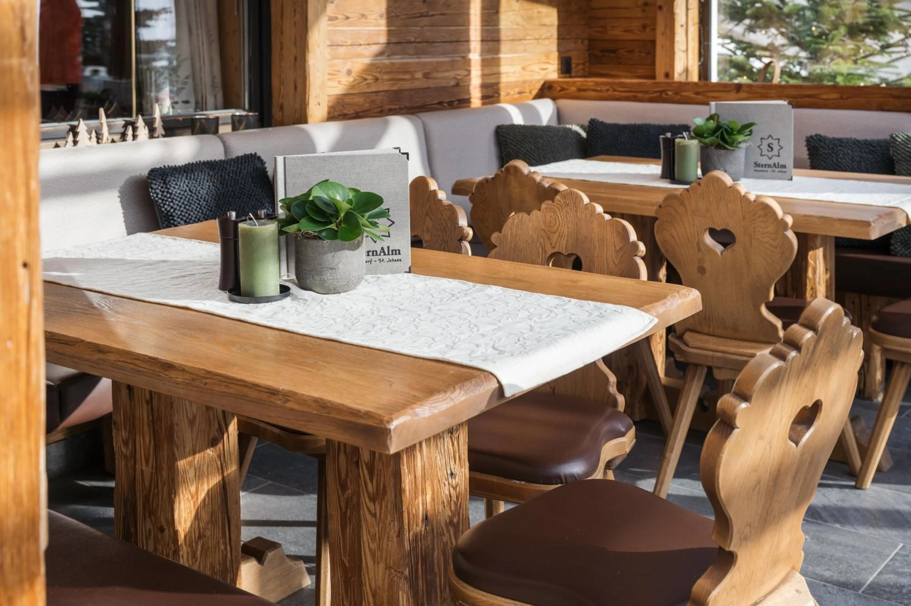 Restaurant/places to eat in Alpendorf Hotel Stern