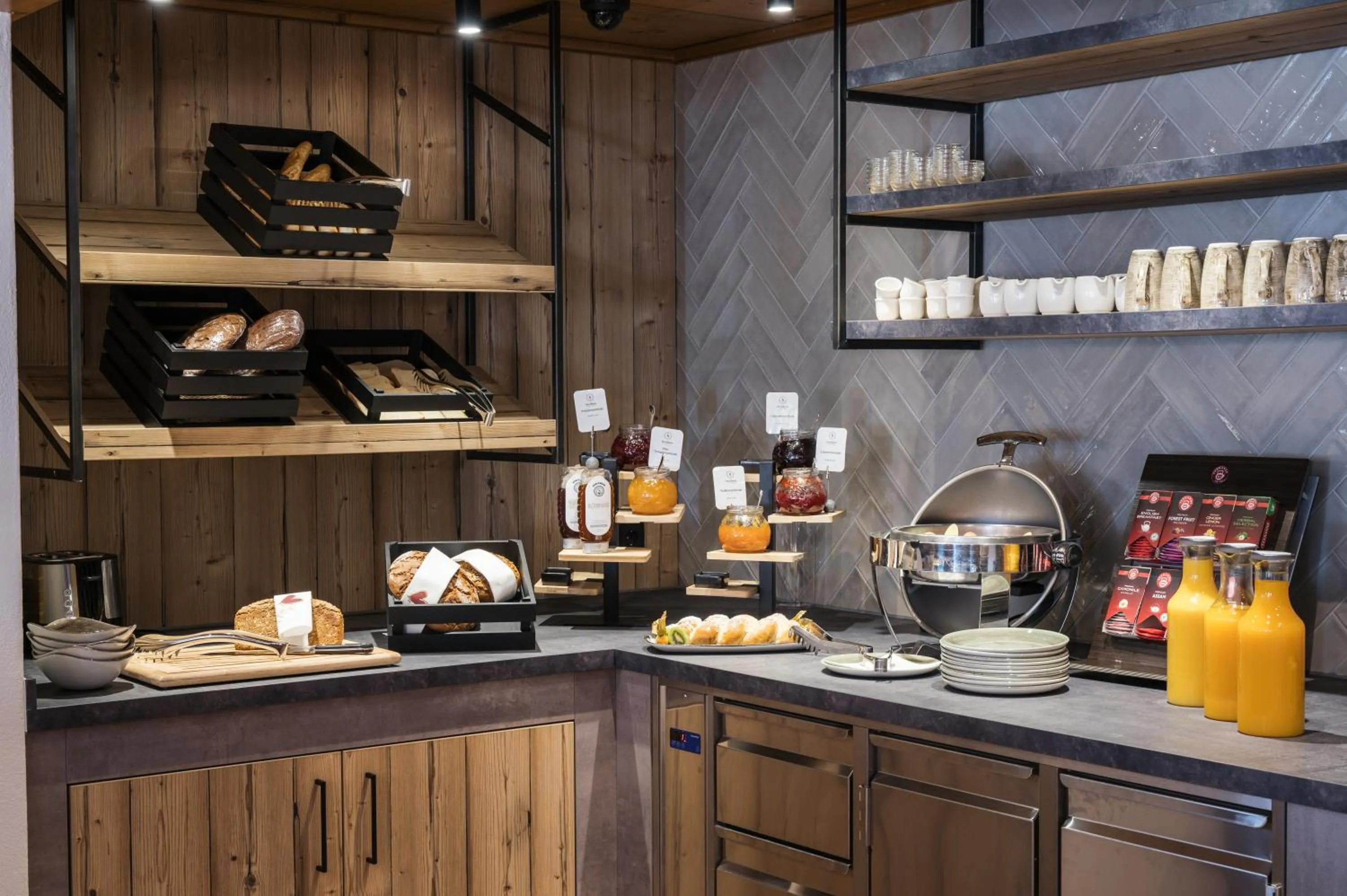 Breakfast in Alpendorf Hotel Stern