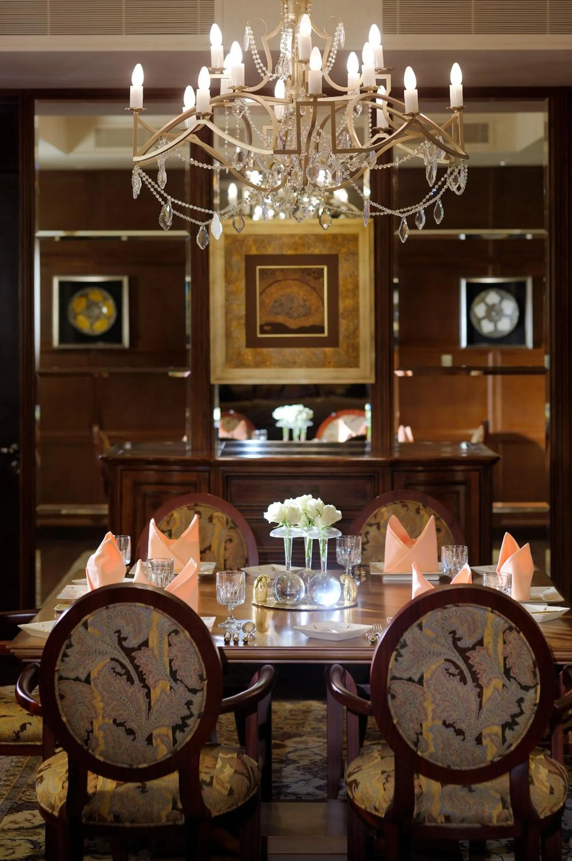 Dining area in Palace Downtown
