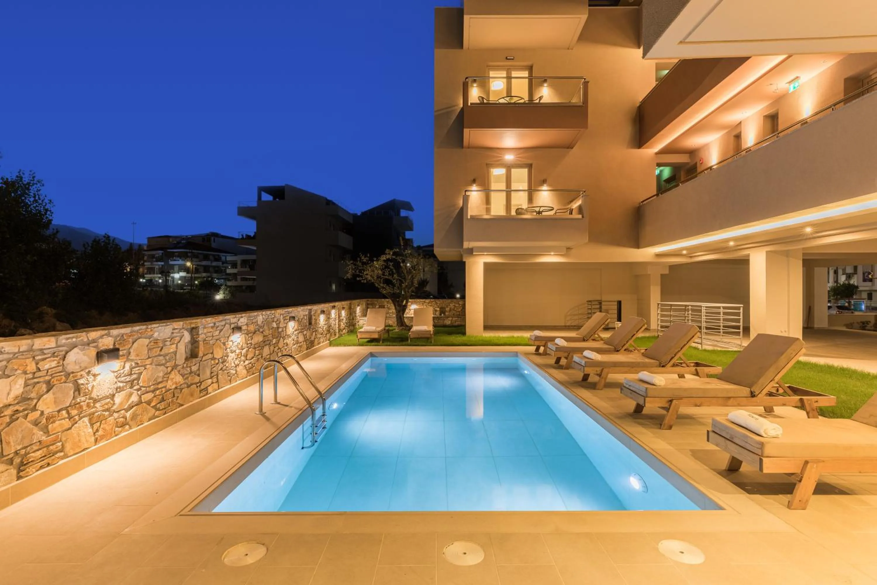 Swimming pool in Makris Luxury Rooms