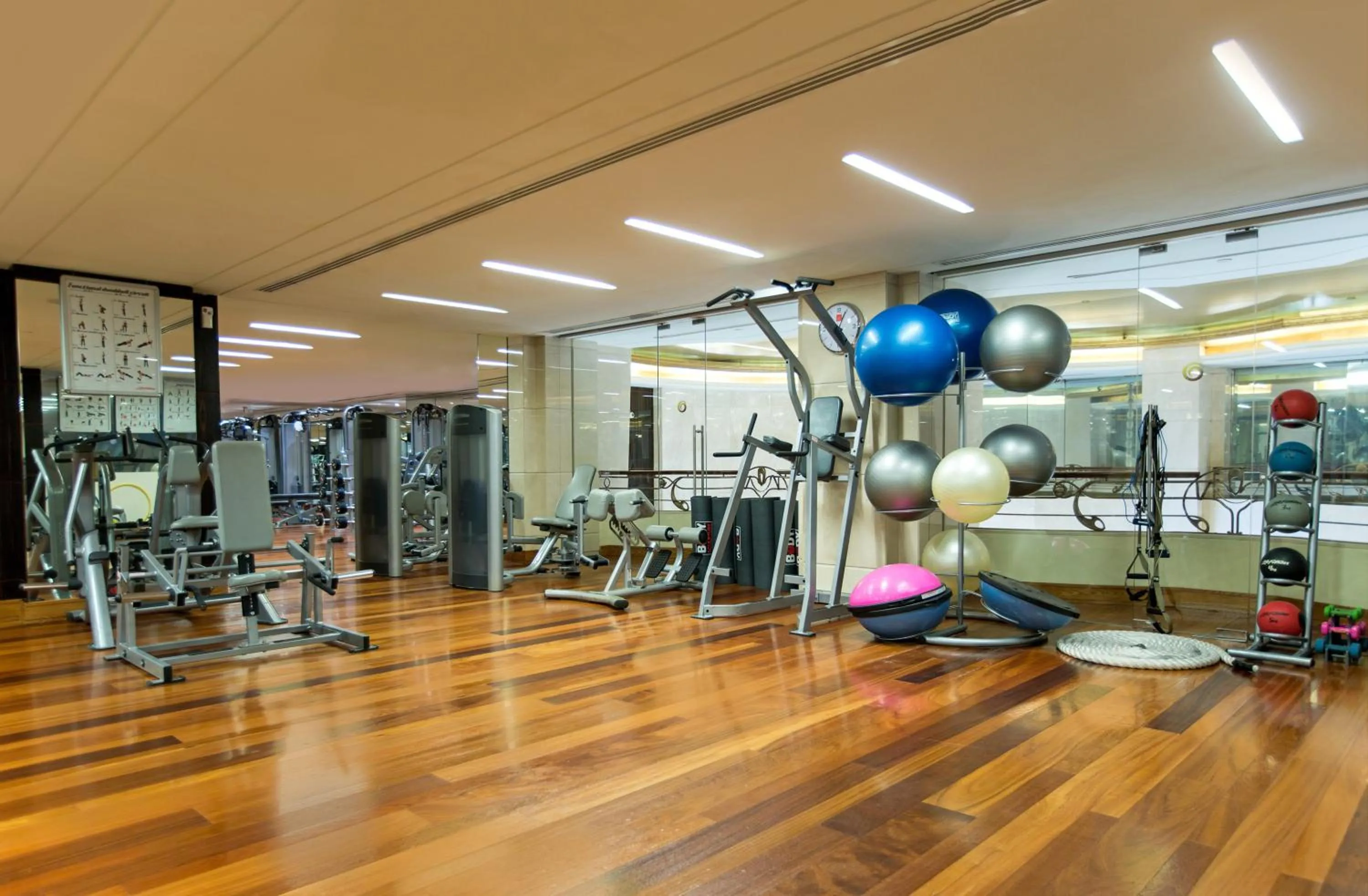 Fitness centre/facilities in La Cigale Hotel Managed by Accor