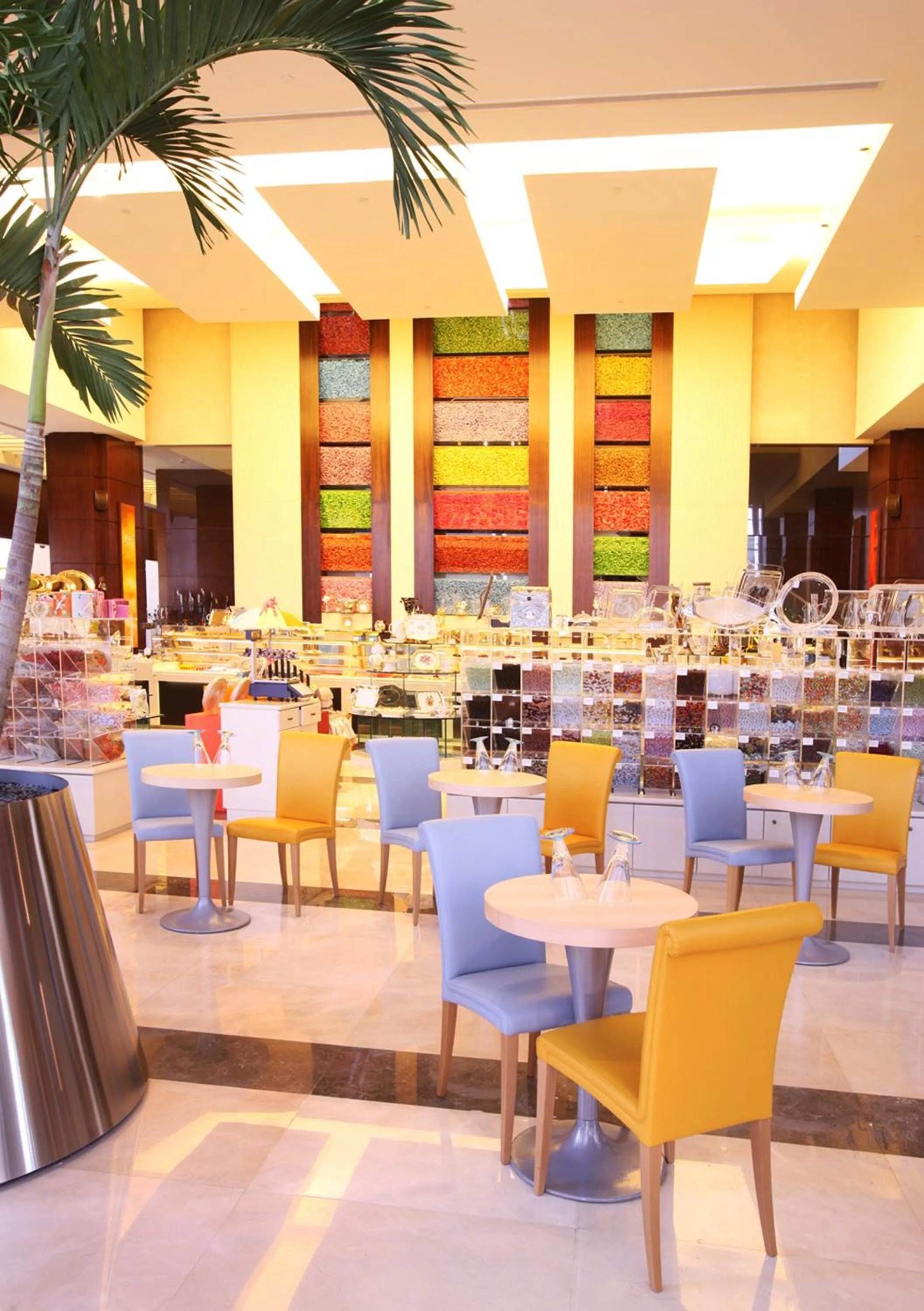 Restaurant/places to eat in La Cigale Hotel Managed by Accor