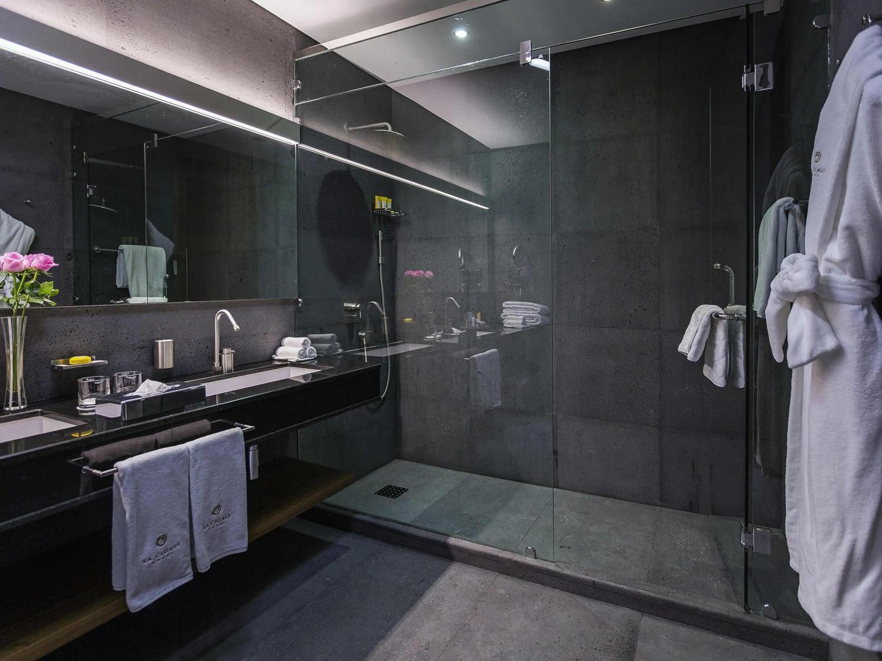 Bedroom in La Cigale Hotel Managed by Accor