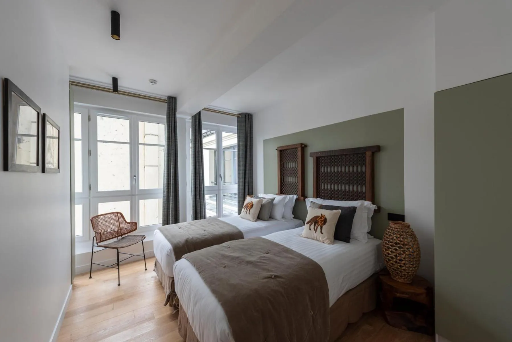 Other, Bed in O'Lord, 4 Etoiles, Residence de Luxe Champs-Elysees