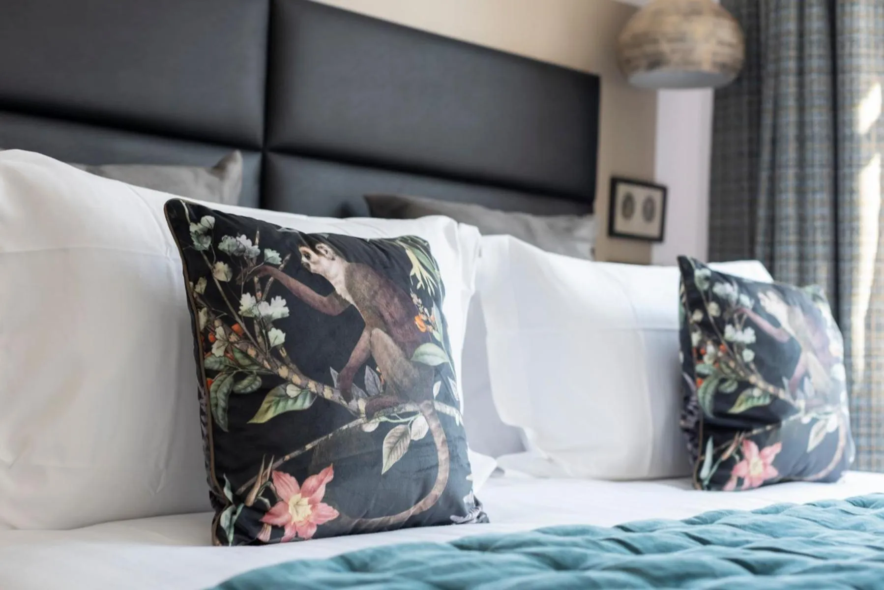 Other, Bed in O'Lord, 4 Etoiles, Residence de Luxe Champs-Elysees