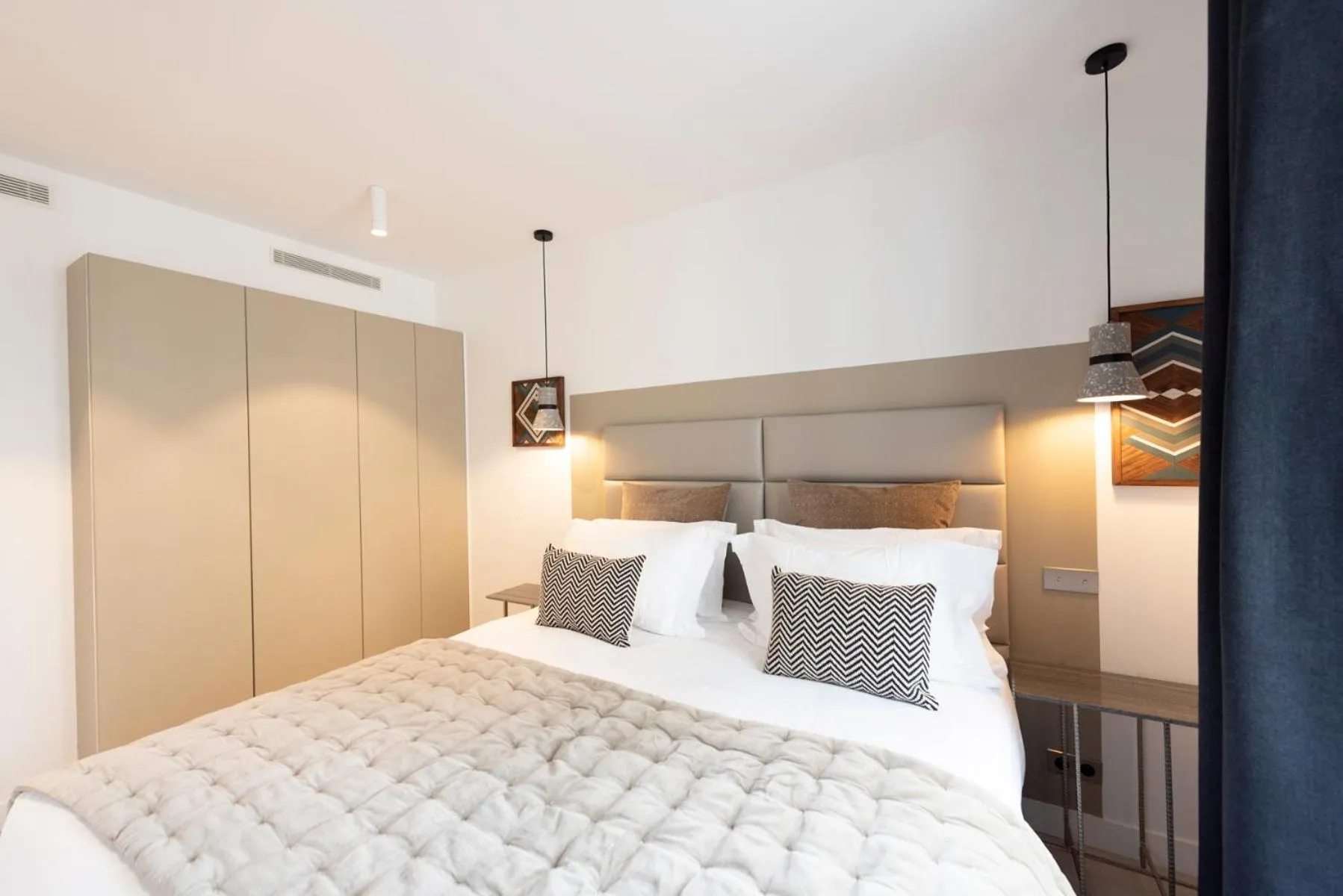 Other, Bed in O'Lord, 4 Etoiles, Residence de Luxe Champs-Elysees