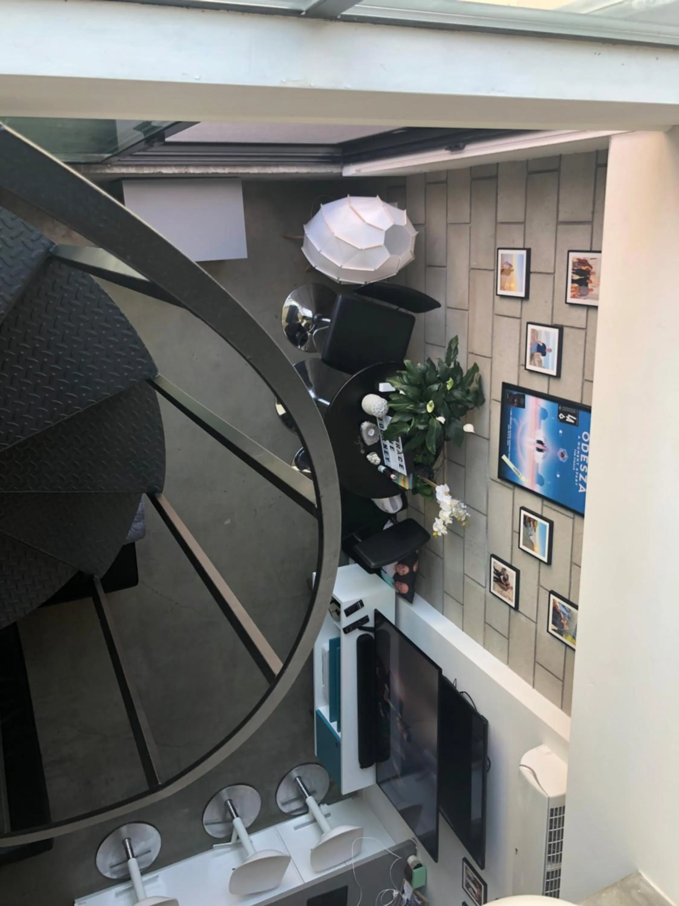 Modern 2 Bdrm w/Parking in the Heart of Hillcrest