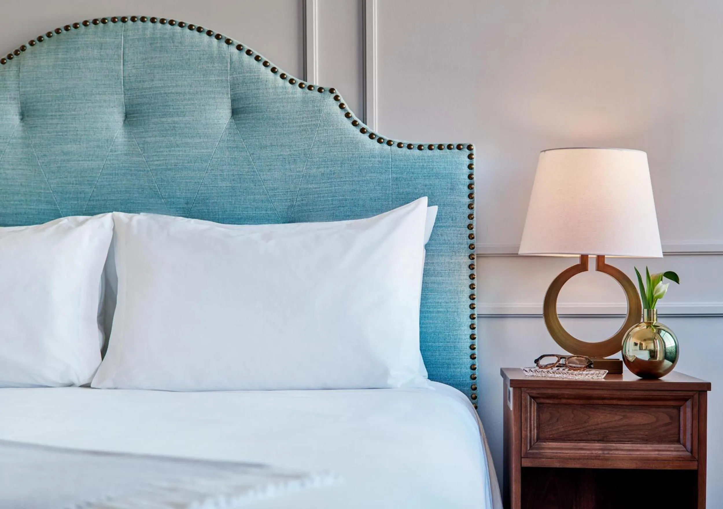 Bedroom in The Loutrel