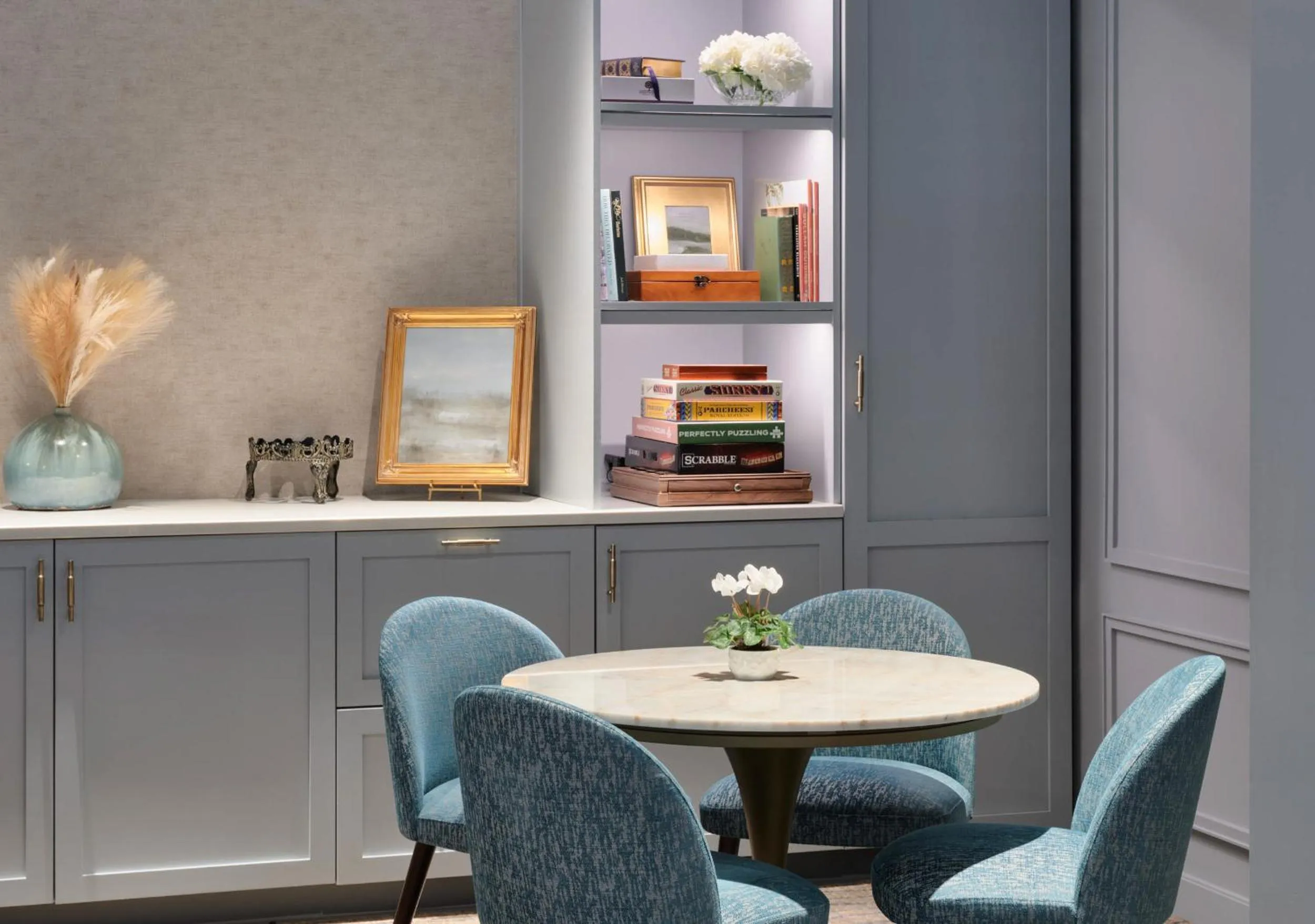 Seating area in The Loutrel