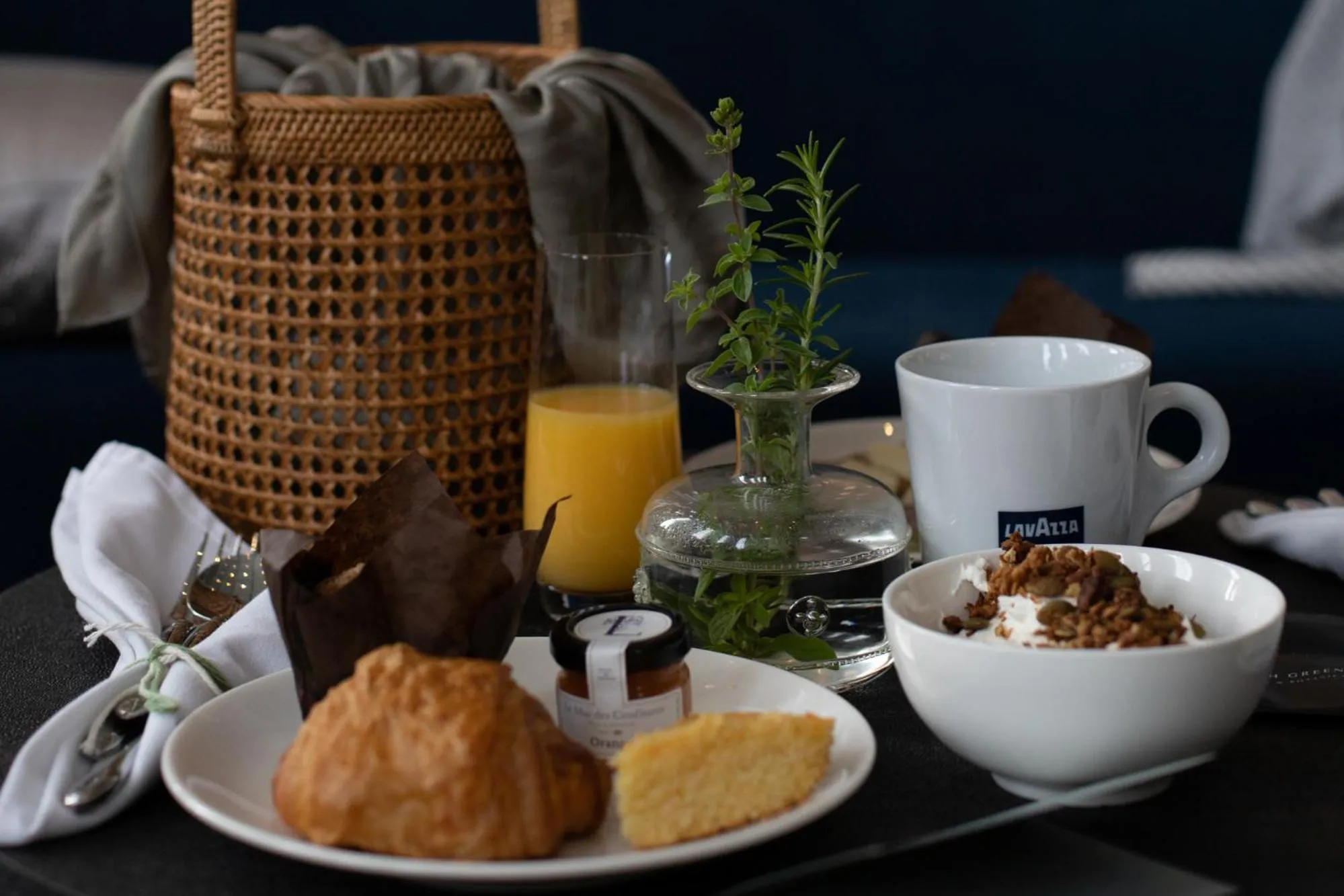 Breakfast in The Loutrel