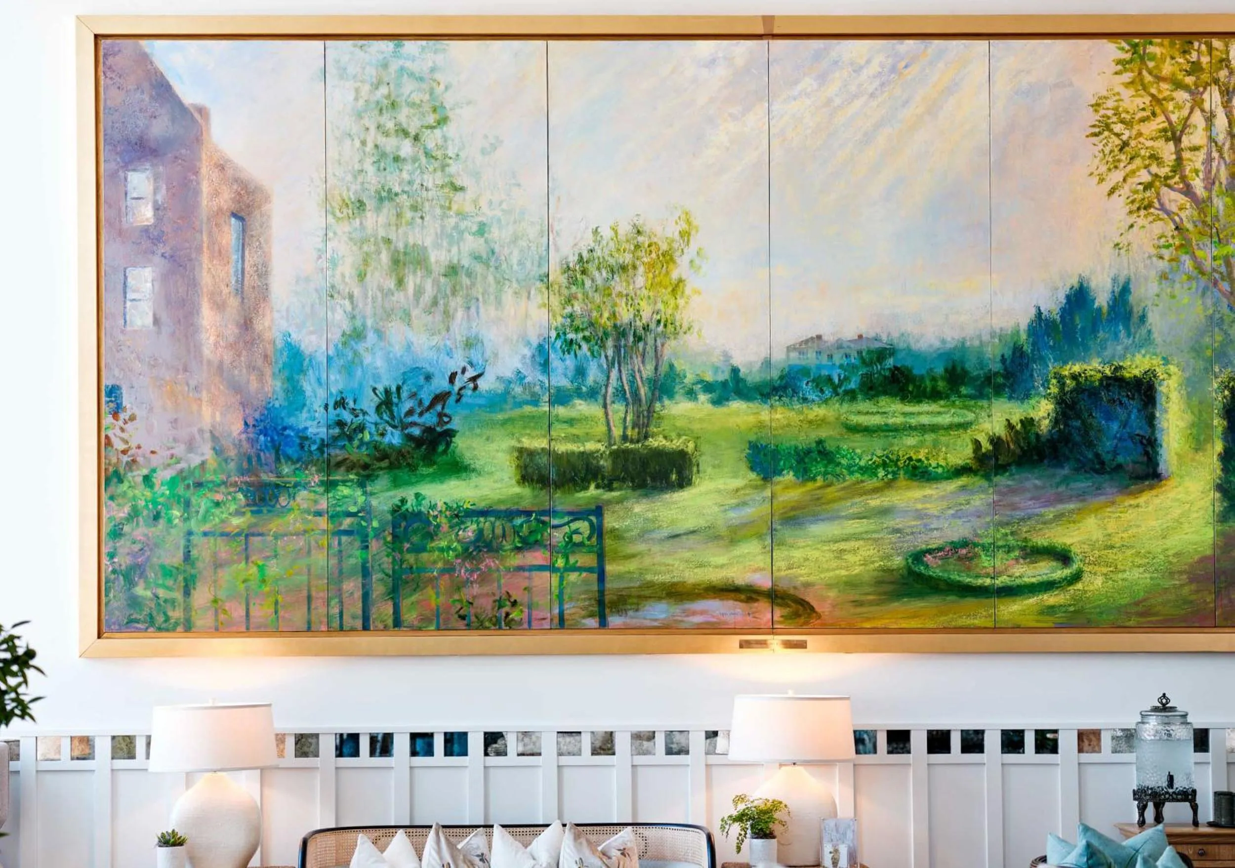 Lobby or reception in The Loutrel