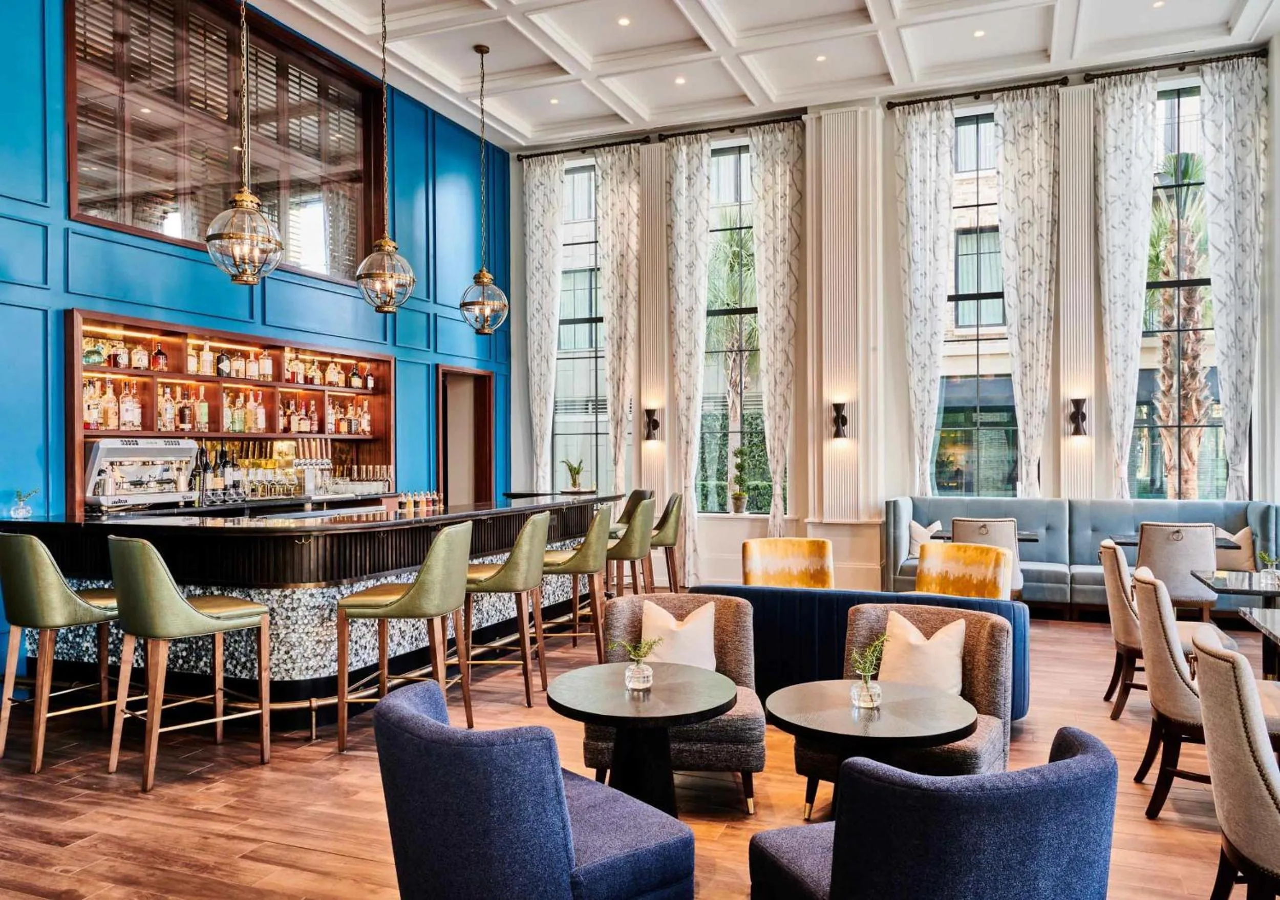 Lounge or bar in The Loutrel