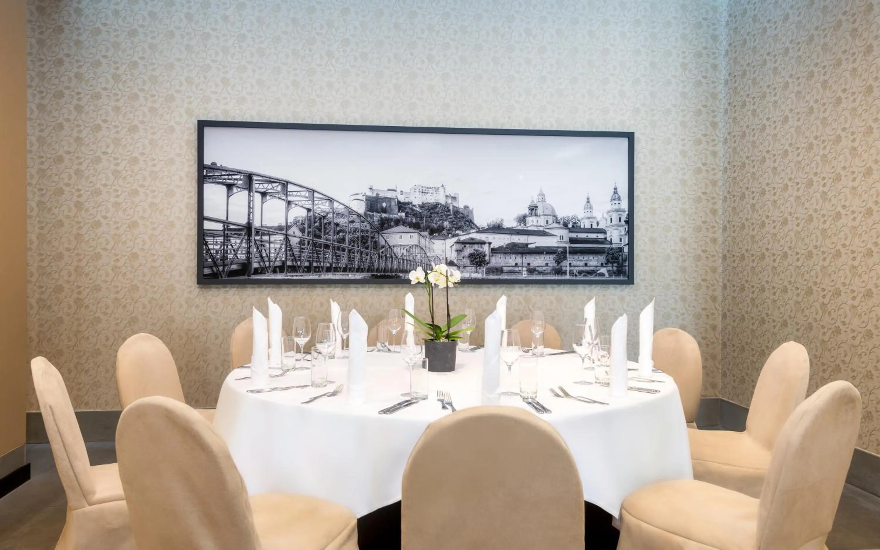 Restaurant/places to eat in Wyndham Grand Salzburg Conference Centre